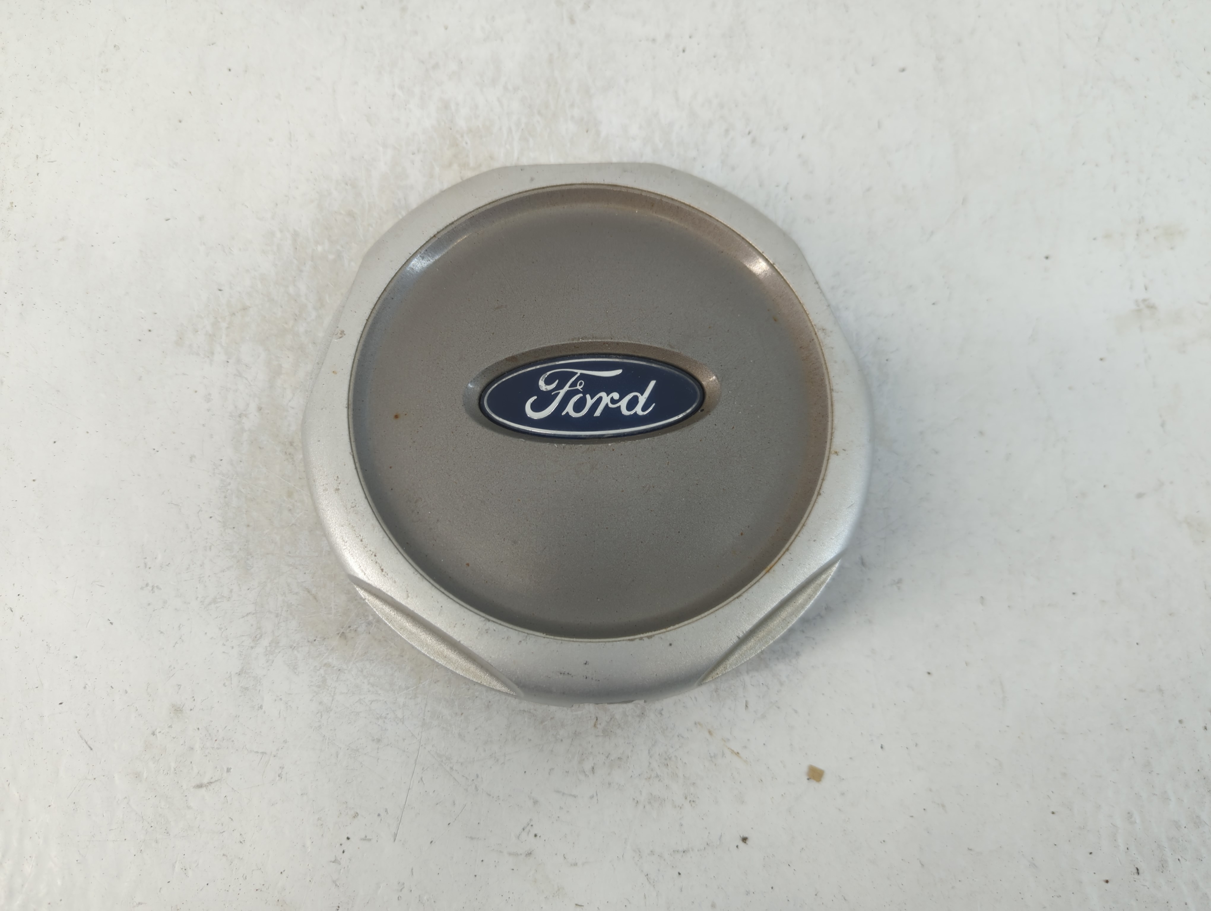 2001 Ford Explorer Center Cap Oem 925426 - Oemusedautoparts1.com