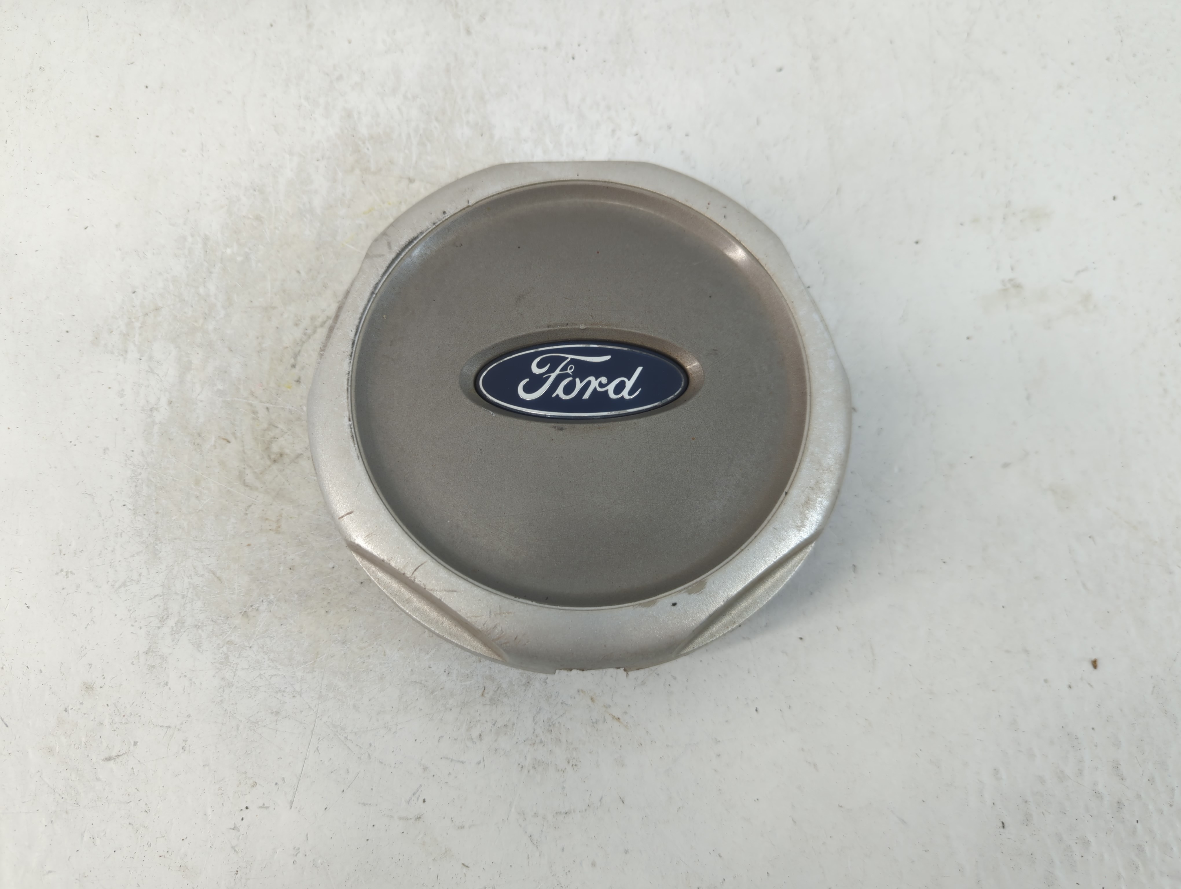 2001 Ford Explorer Center Cap Oem 925427 - Oemusedautoparts1.com