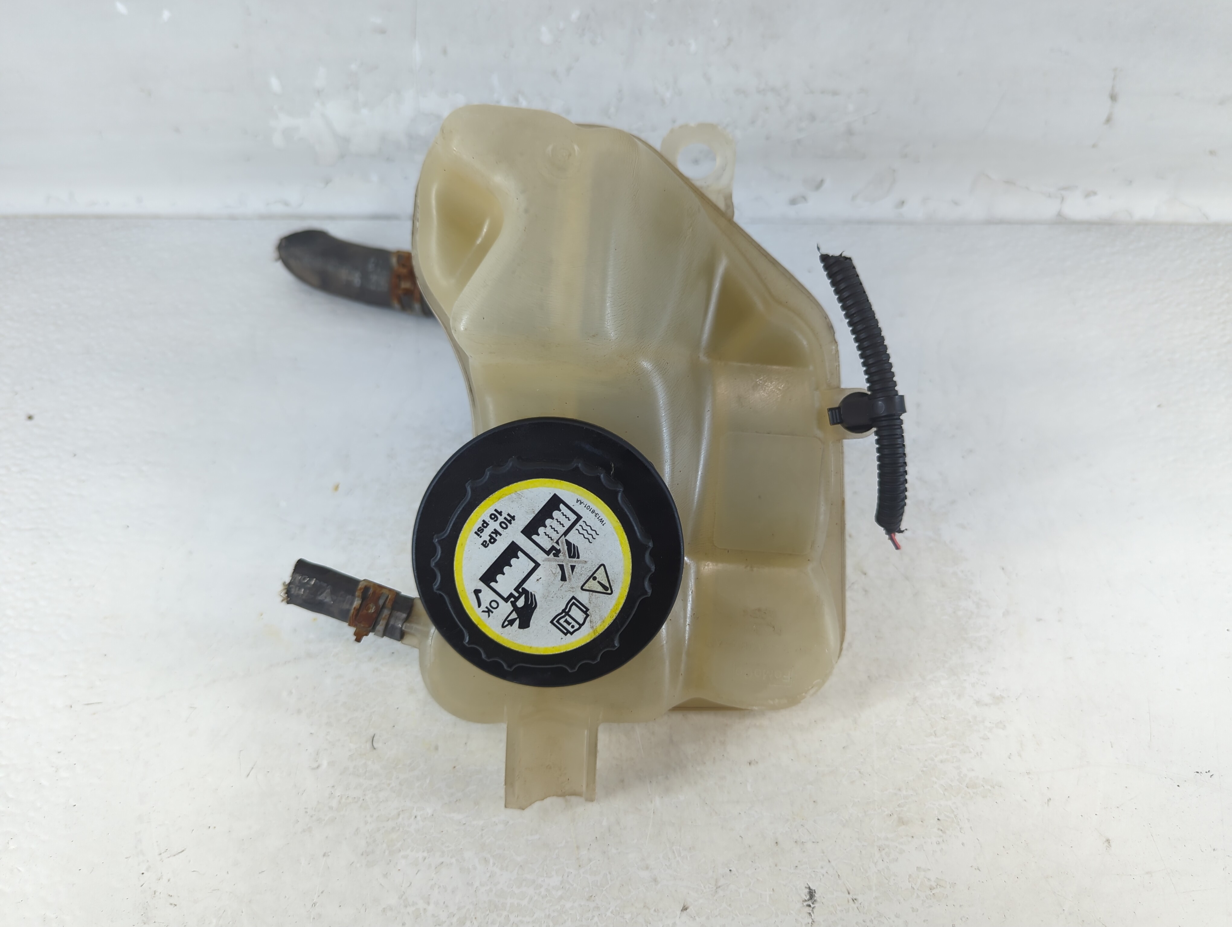 2007-2011 Lincoln Mkz Radiator Coolant Overflow Expansion Tank Bottle 925466 - Oemusedautoparts1.com
