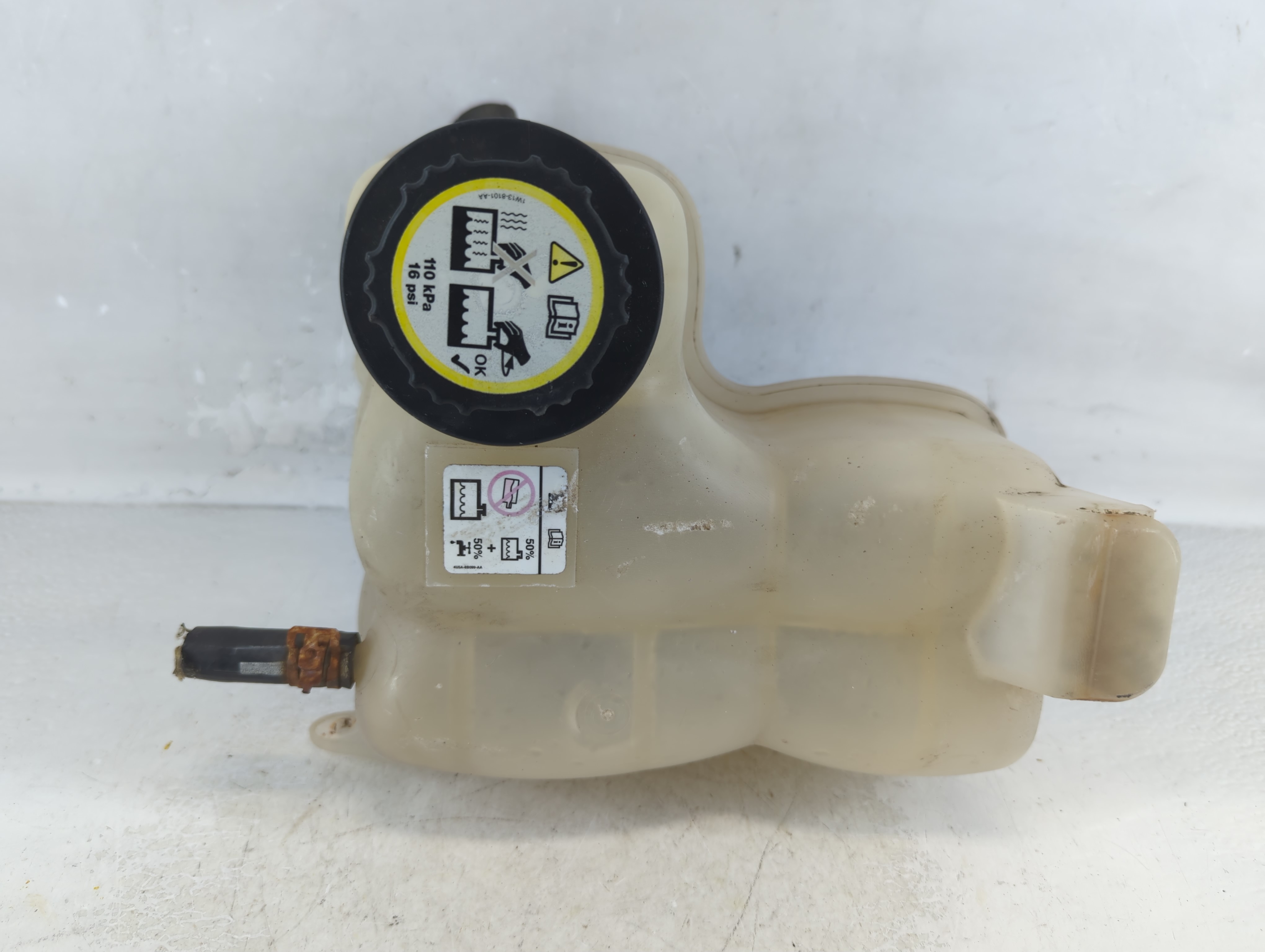 2004-2008 Ford F-150 Radiator Coolant Overflow Expansion Tank Bottle 925490 - Oemusedautoparts1.com