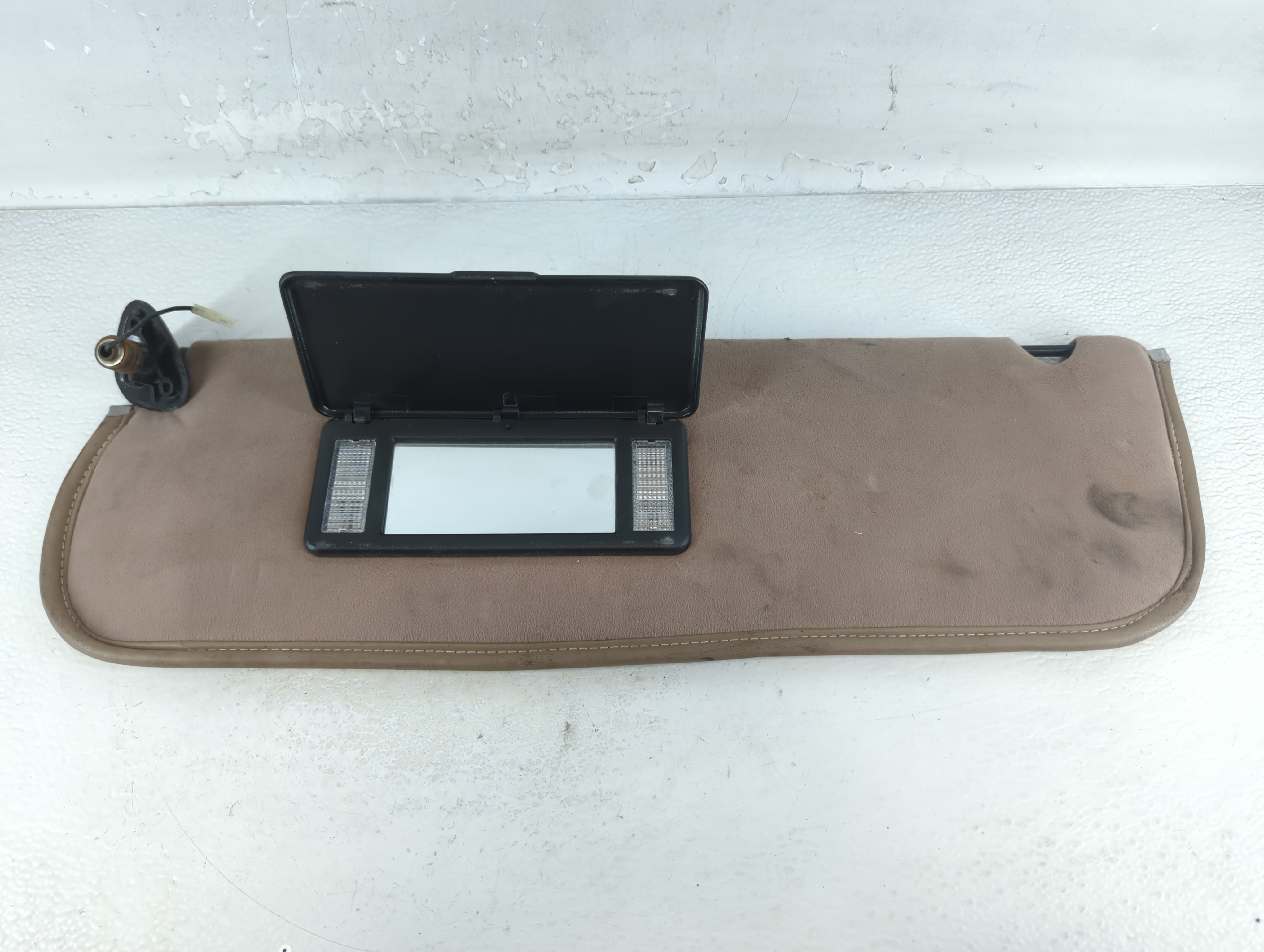 Picture of 1997 Ford E-150 Driver Sun Visor Mirror Left Sunvisor Light Tan 925498
