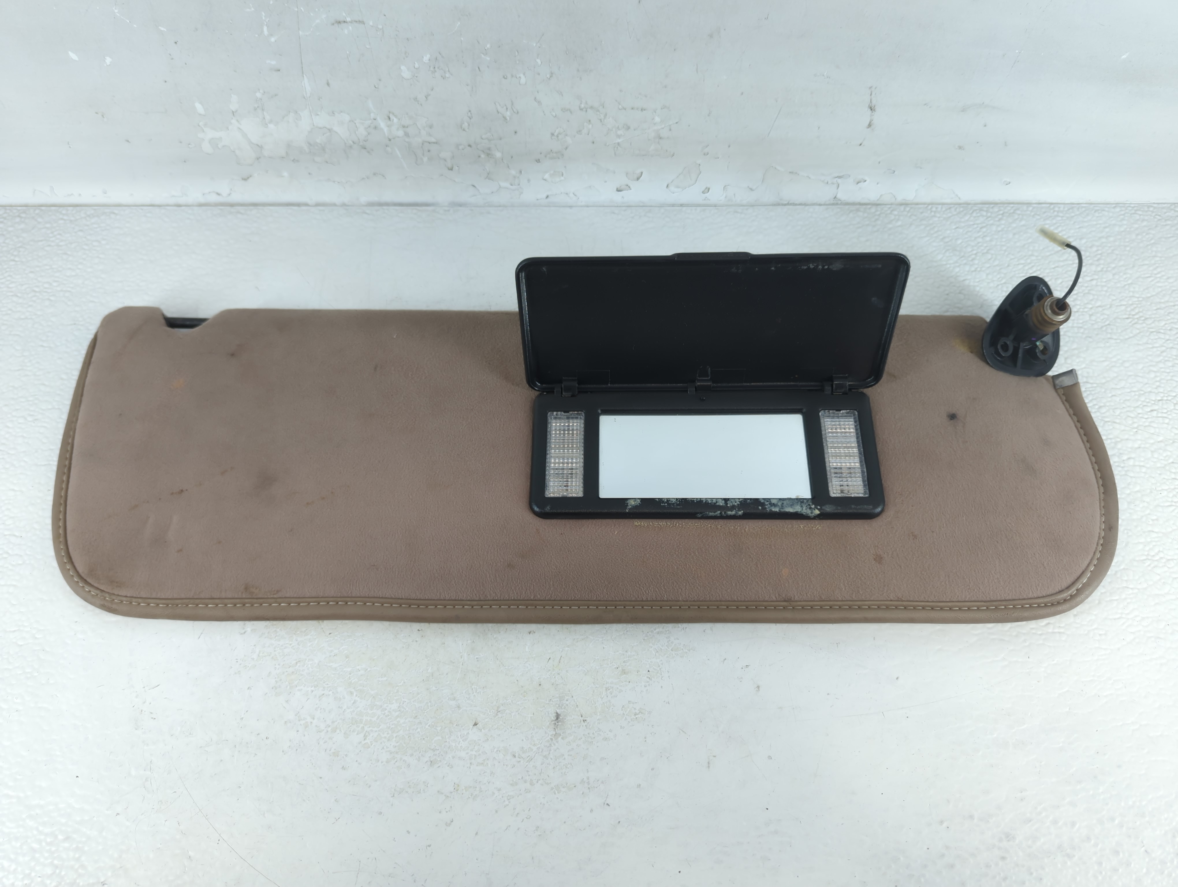 Picture of 1997 Ford E-150 Passenger Sun Visor Mirror Right Sunvisor Beige 925505
