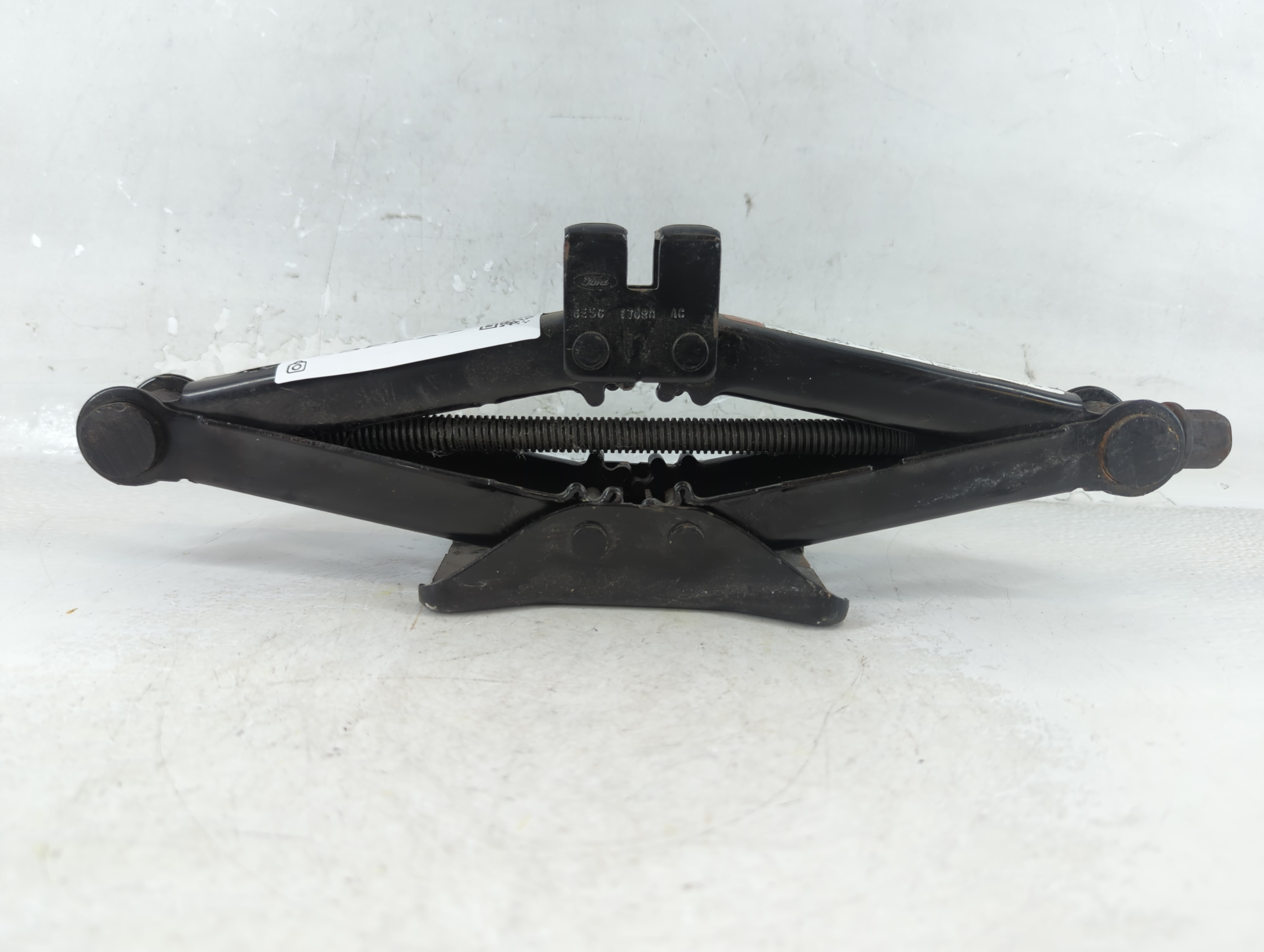 2007 Lincoln Mkz Spare Scissor Car Jack 925506 - Oemusedautoparts1.com