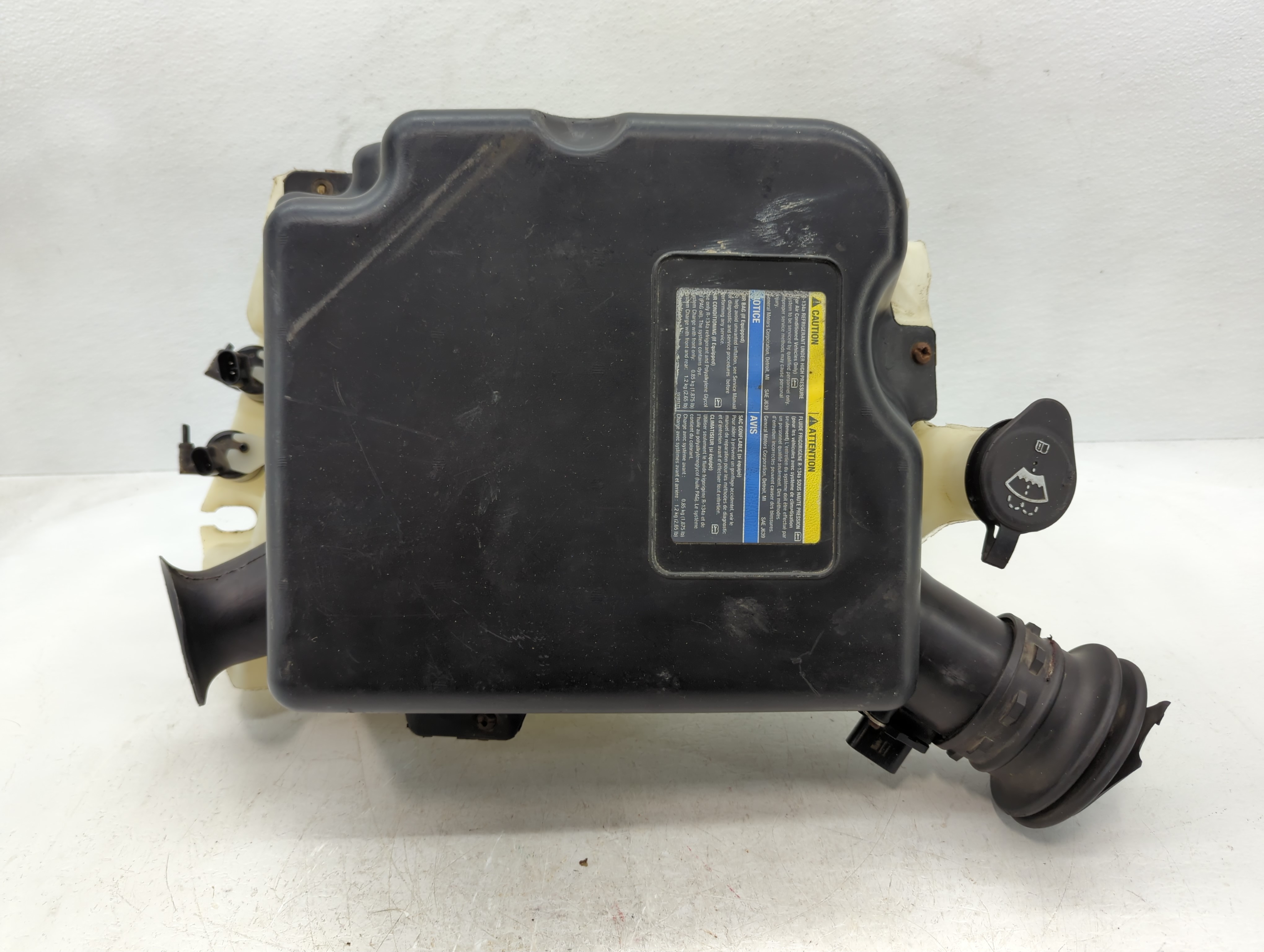 Picture of Chevrolet Trailbazer Ext Windshield Washer Fluid Reservoir Bottle Oem 925513