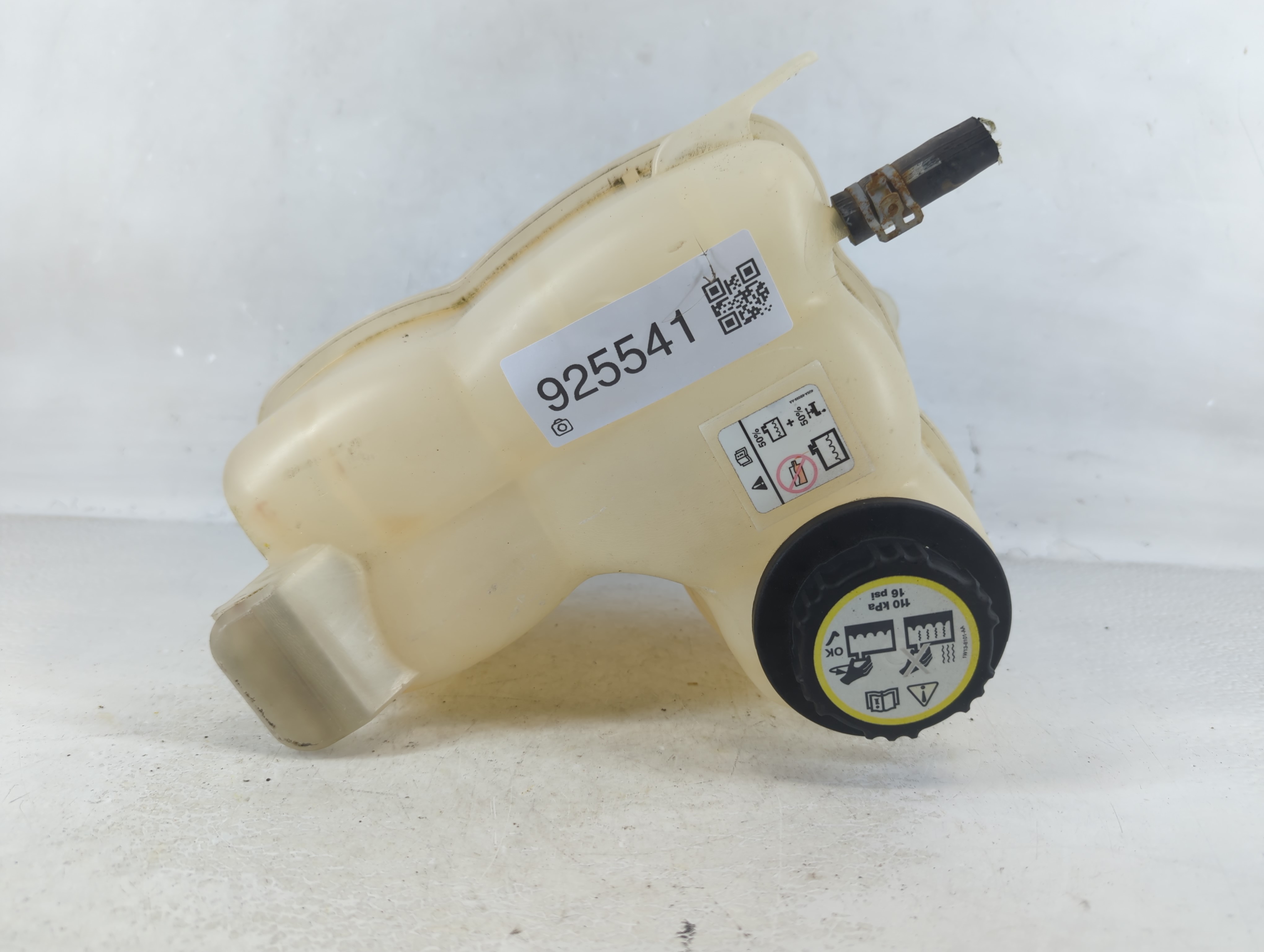 2004-2008 Ford F-150 Radiator Coolant Overflow Expansion Tank Bottle 925541 - Oemusedautoparts1.com