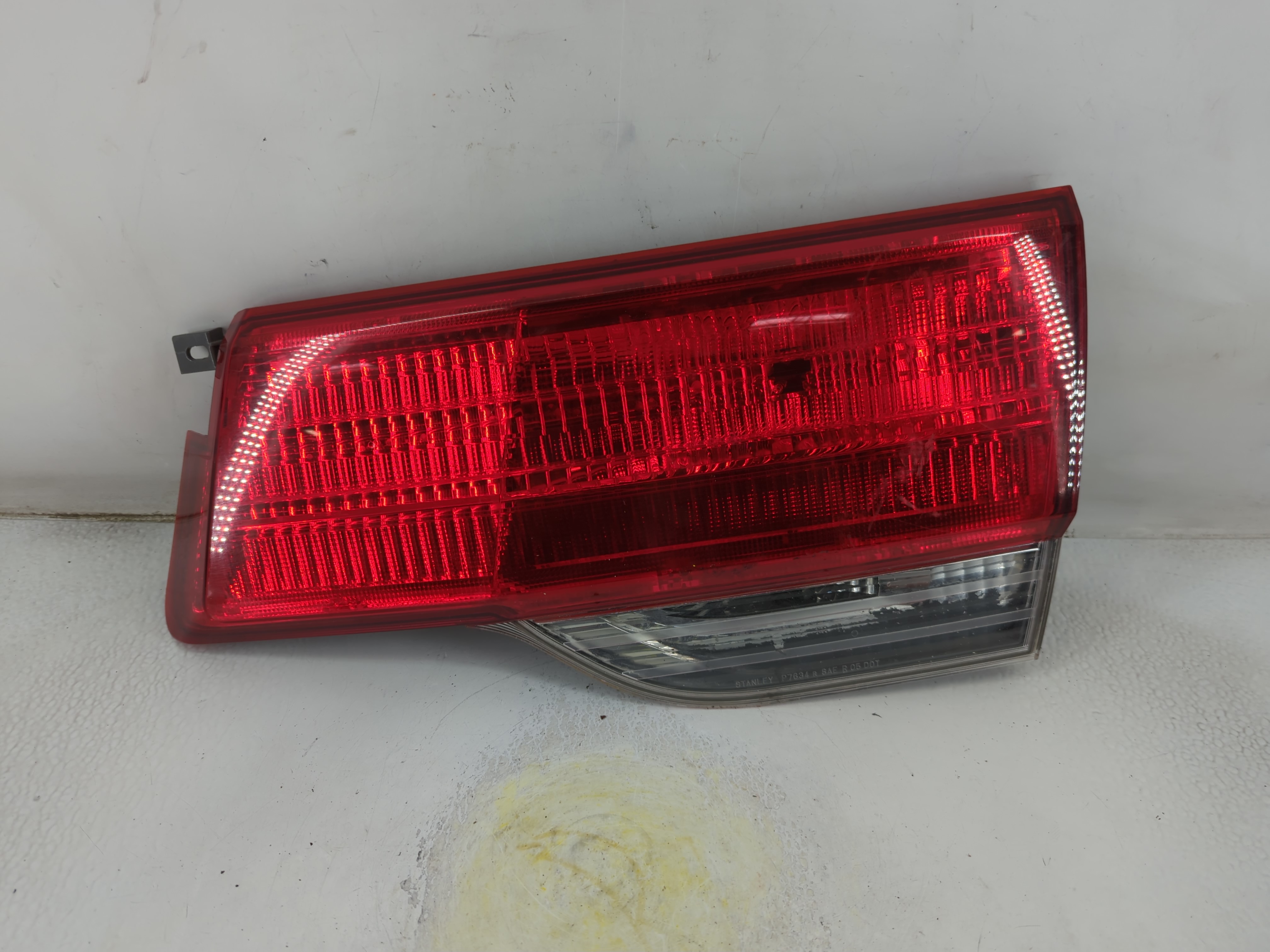Picture of 2008-2010 Honda Odyssey Passenger Right Side Tail Light Taillight Oem 925561