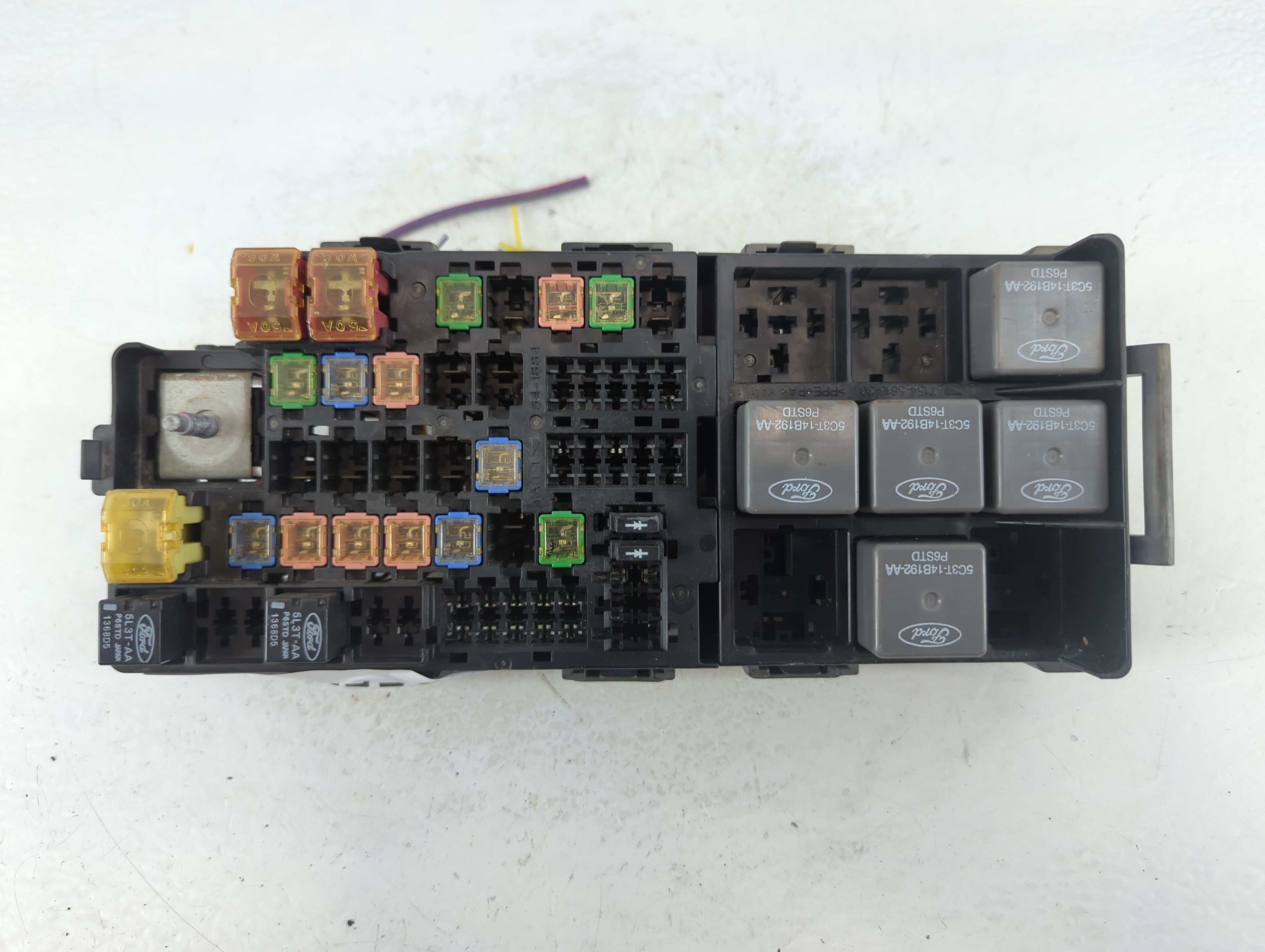 2004 Ford Freestyle Fusebox Fuse Box Relay Module 925572 - Oemusedautoparts1.com