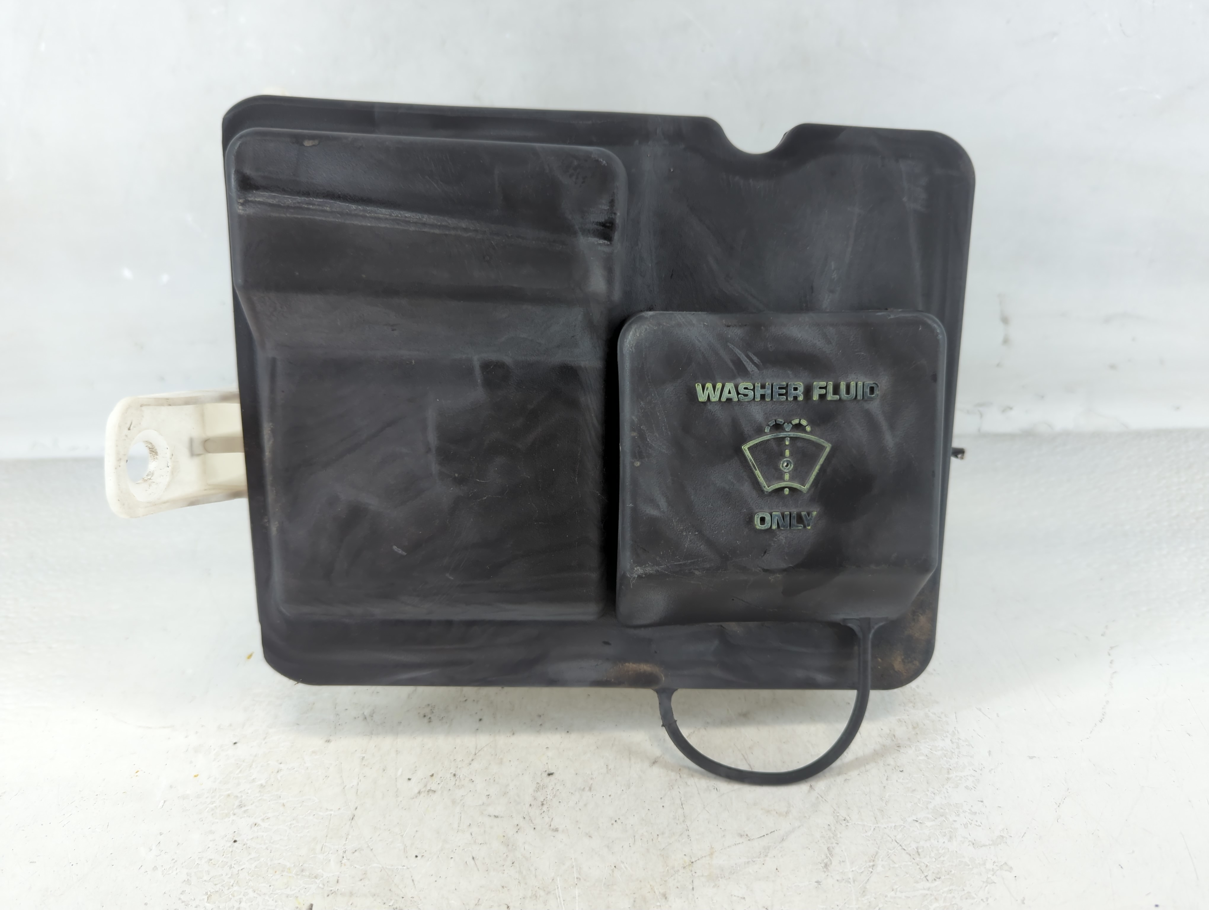 1998-2006 Ford F-150 Windshield Washer Fluid Reservoir Bottle Oem 925575 - Oemusedautoparts1.com