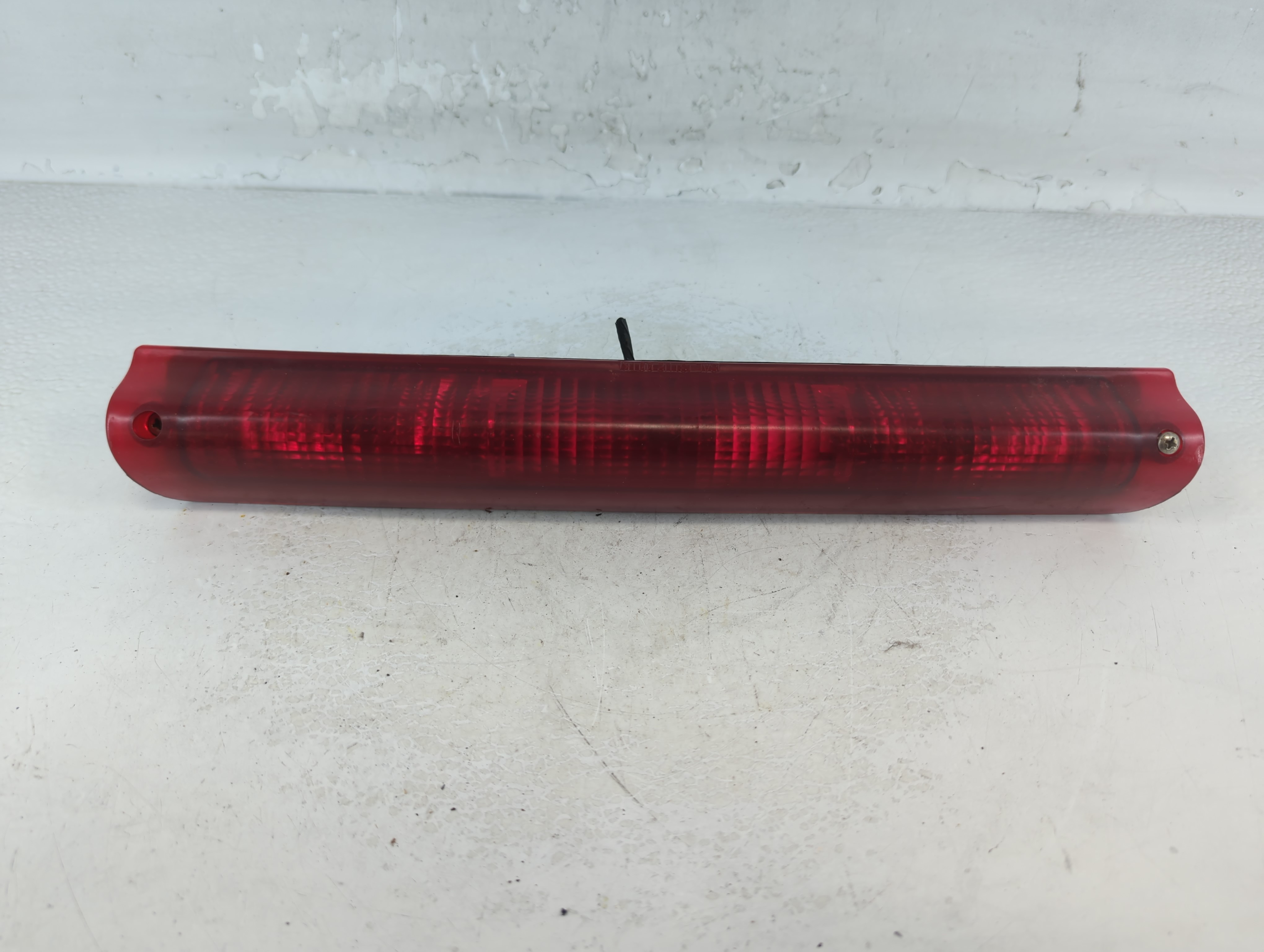 2001 Ford Excursion Third Stop Brake Light Lamp  925576 - Oemusedautoparts1.com