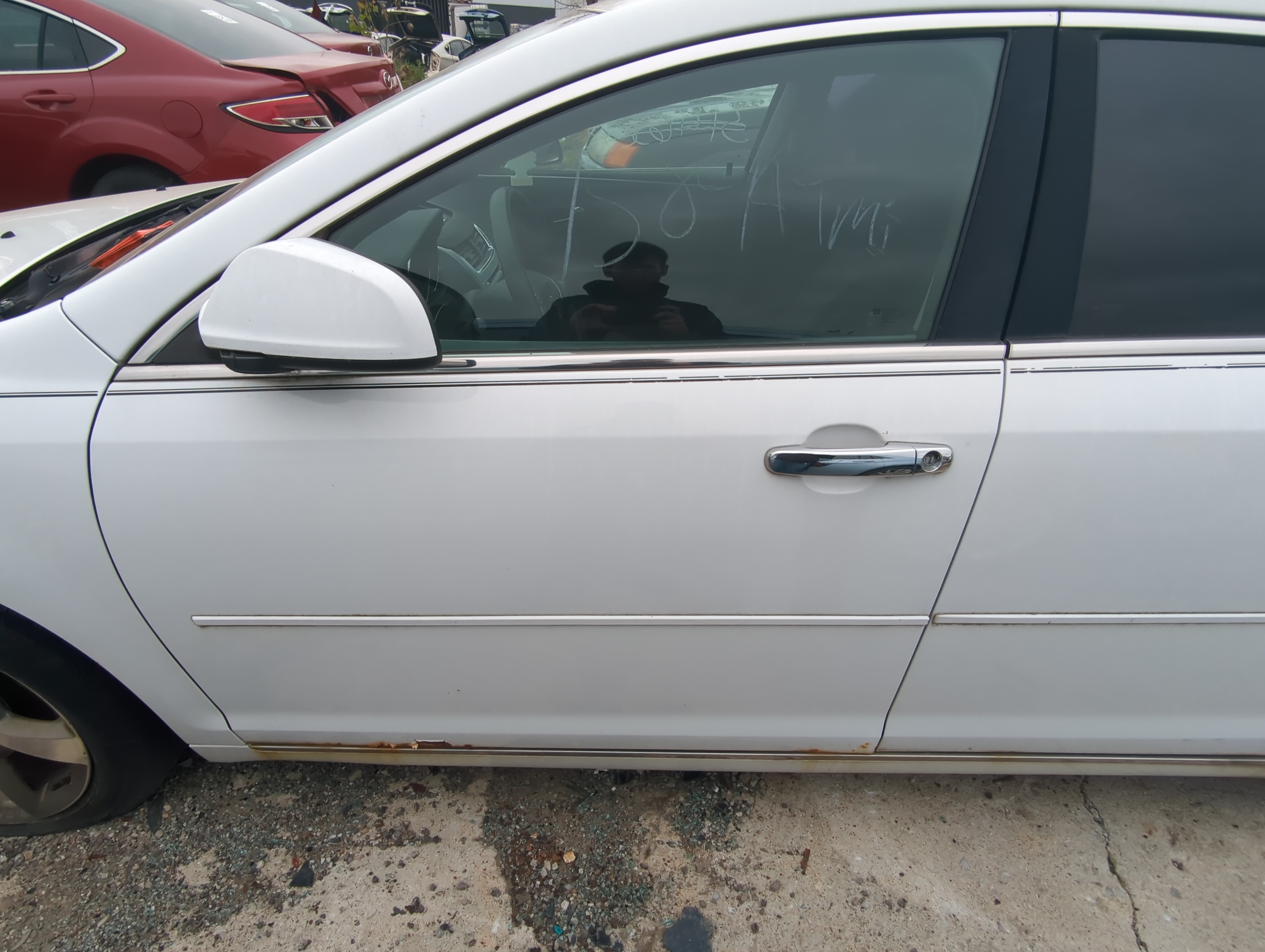 2008-2012 Chevrolet Malibu Driver Front Door Oem 925721 - Oemusedautoparts1.com