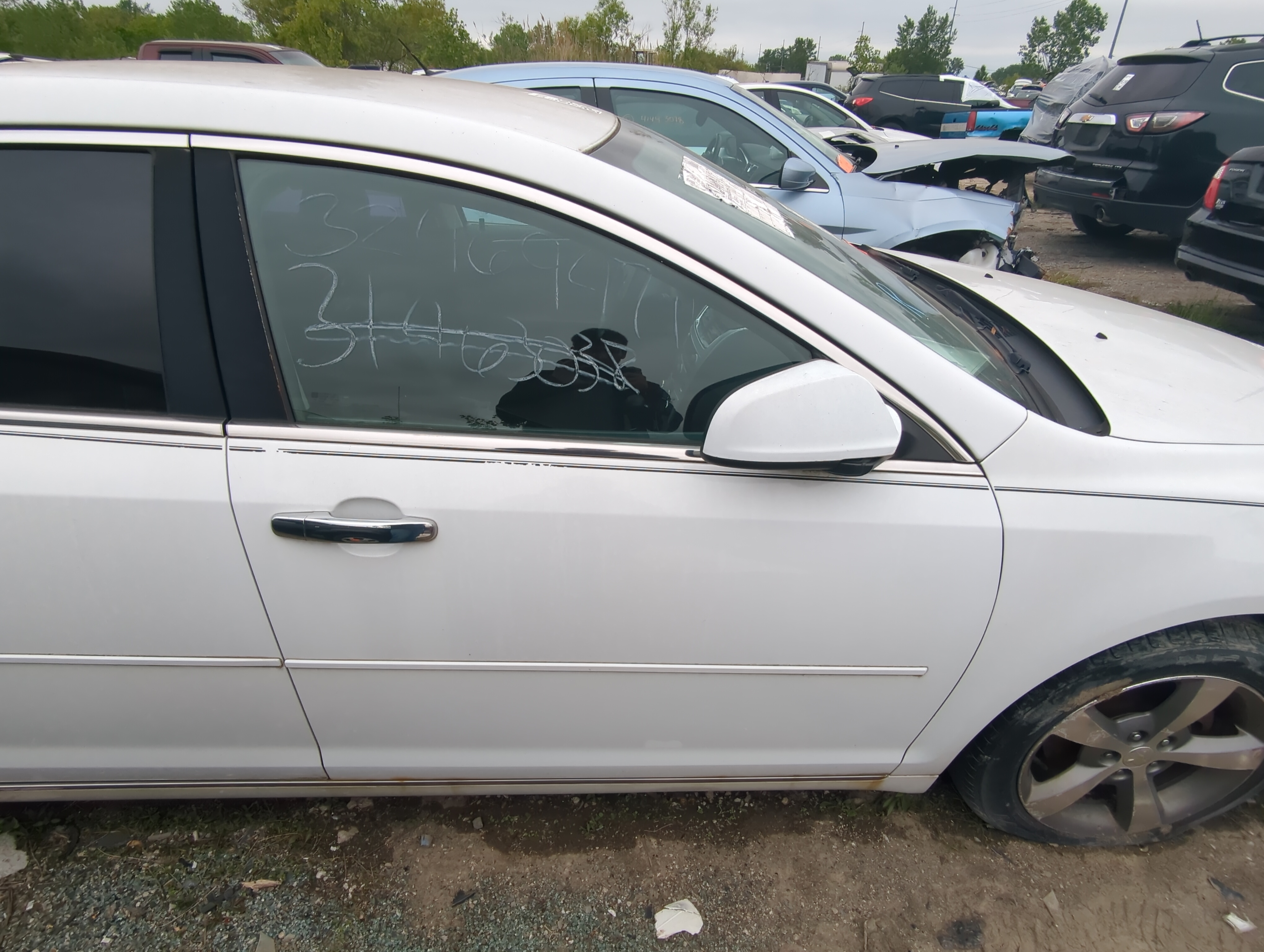 2008-2012 Chevrolet Malibu Passenger Front Door Oem 925819 - Oemusedautoparts1.com
