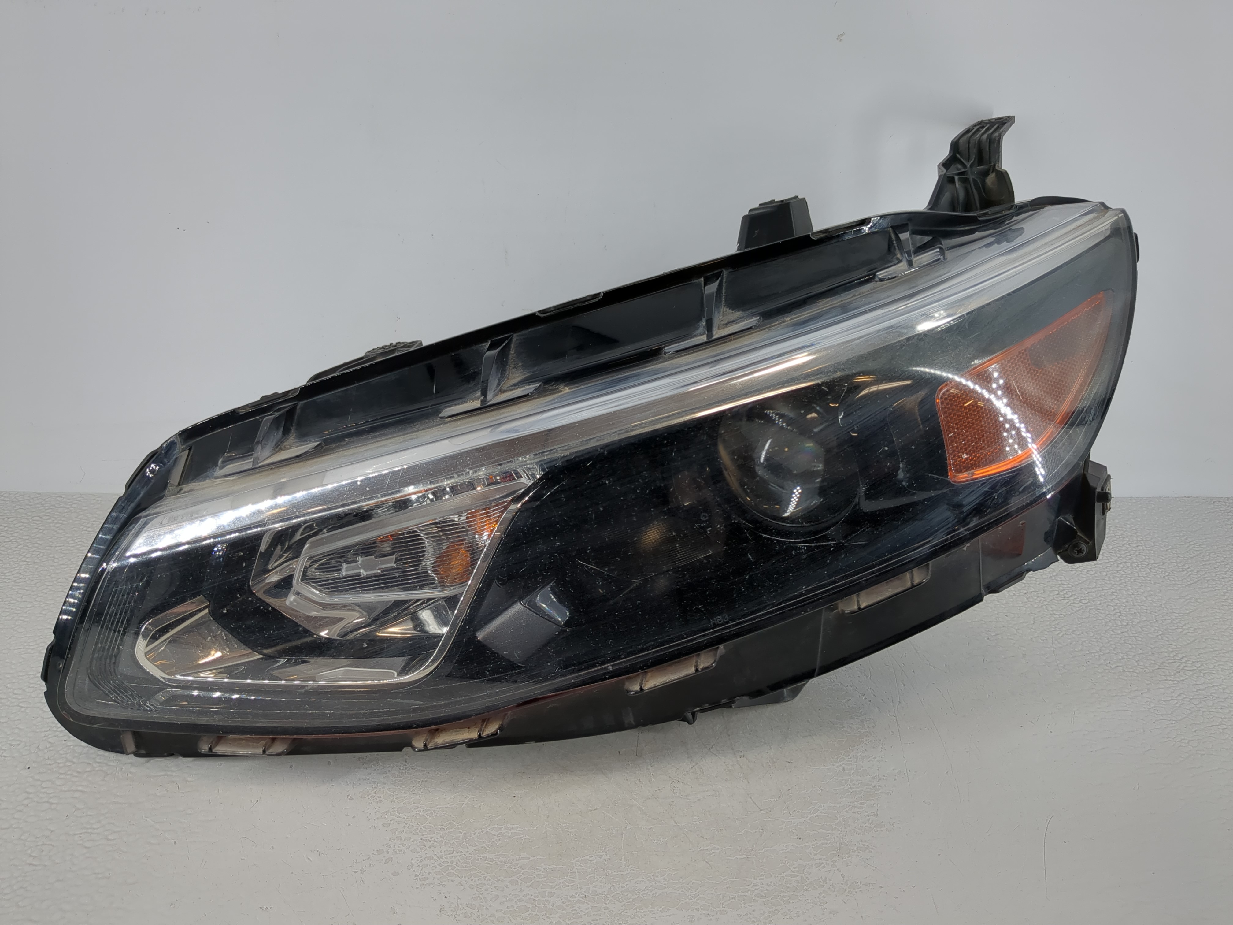 Picture of 2016-2018 Chevrolet Malibu Driver Left Oem Head Light Headlight Lamp 926628