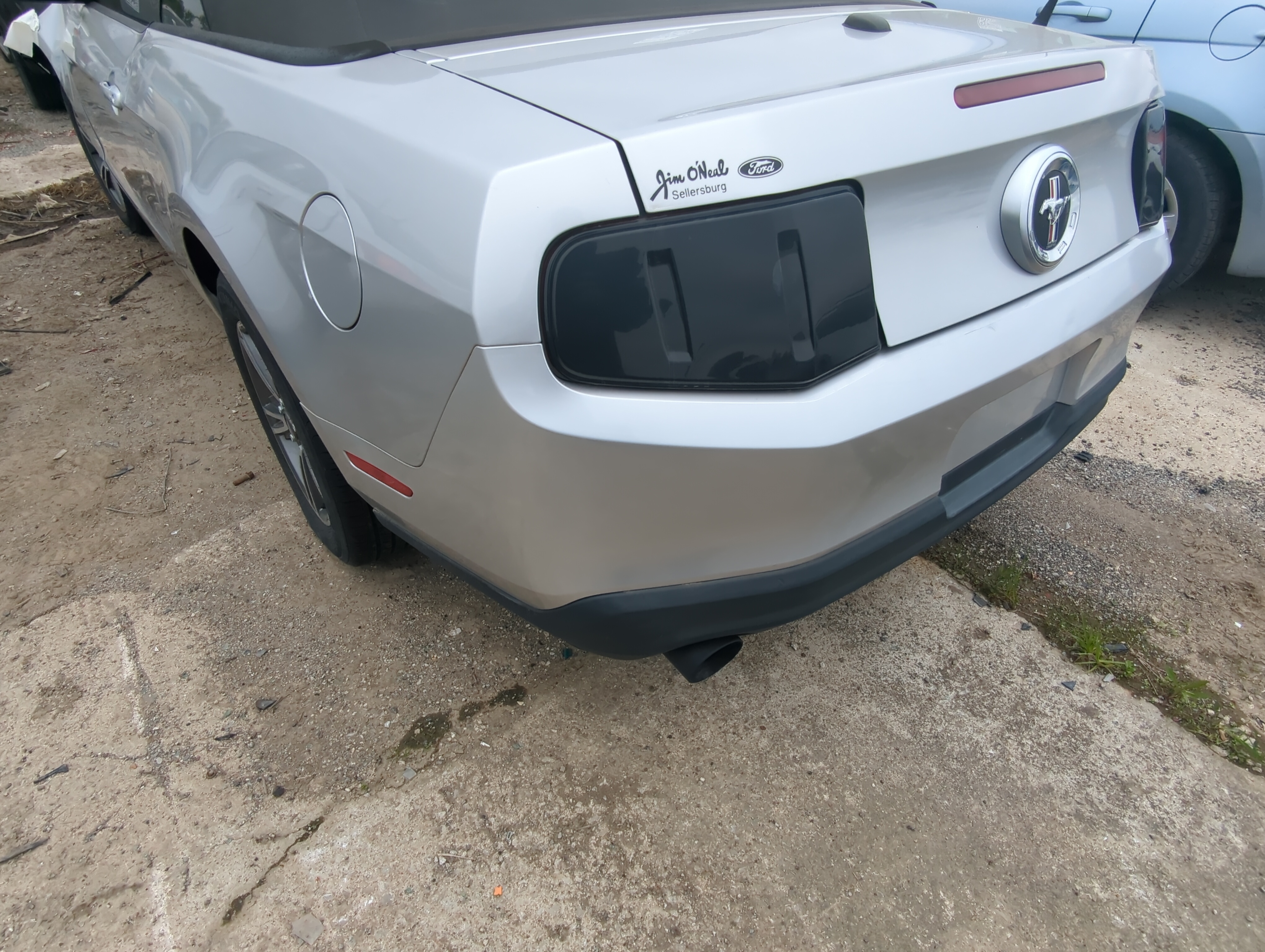 2011-2012 Ford Mustang Rear Bumper Assembly Oem 926811 - Oemusedautoparts1.com