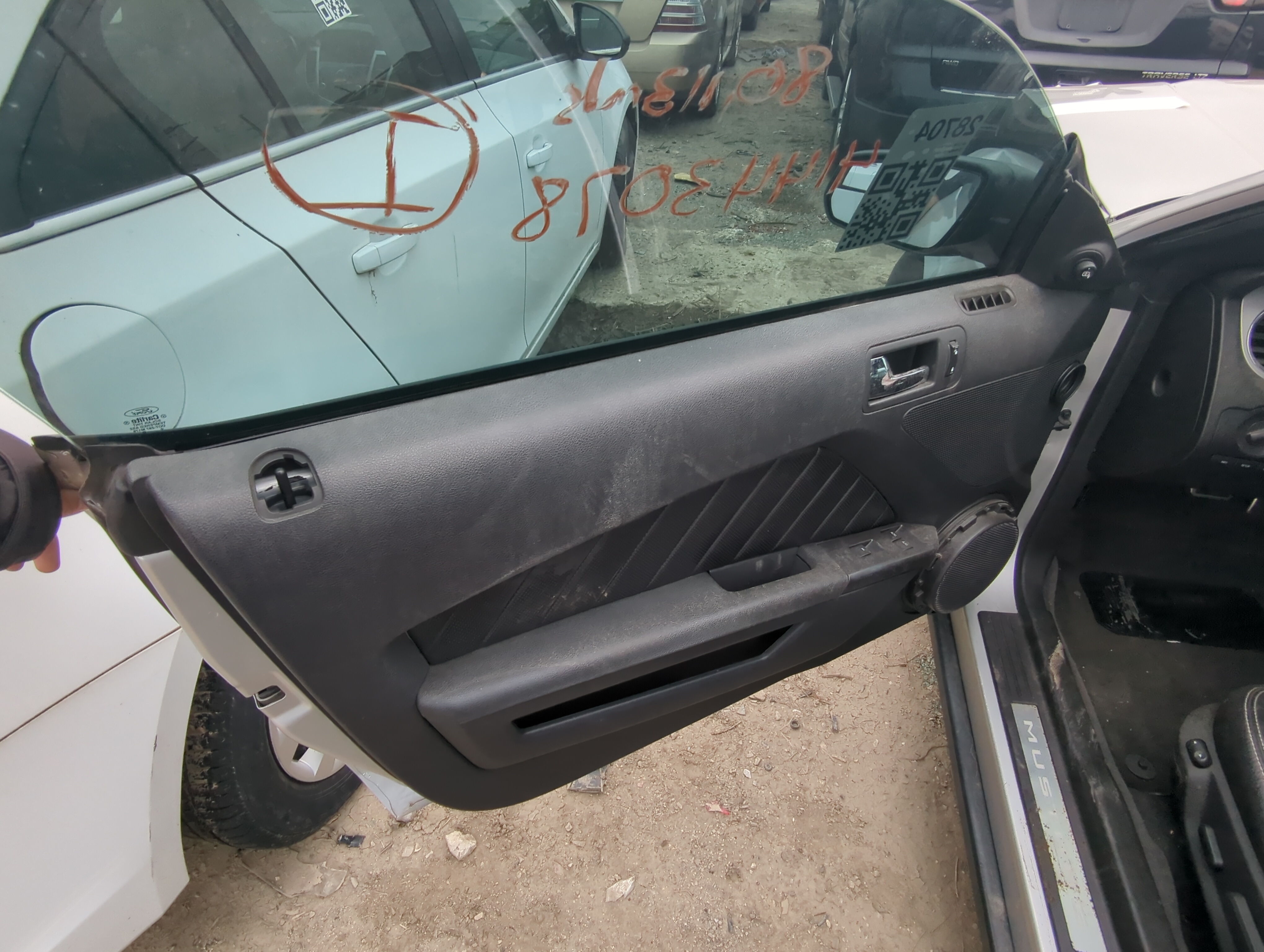 2011 Ford Mustang Front Left Driver Interior Door Panel Trim 926827 - Oemusedautoparts1.com