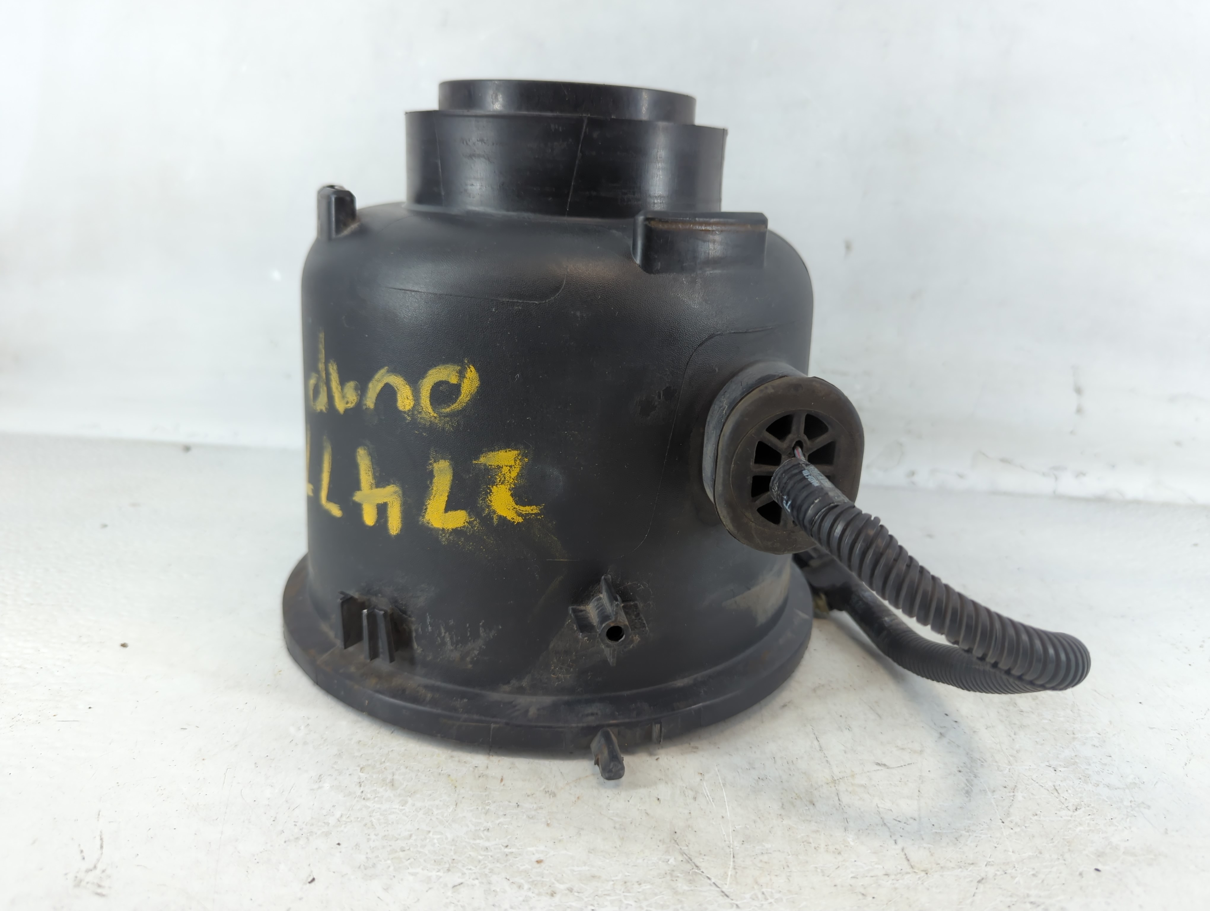 Lincoln Continental Mass Air Flow Meter Maf 926898 - Oemusedautoparts1.com