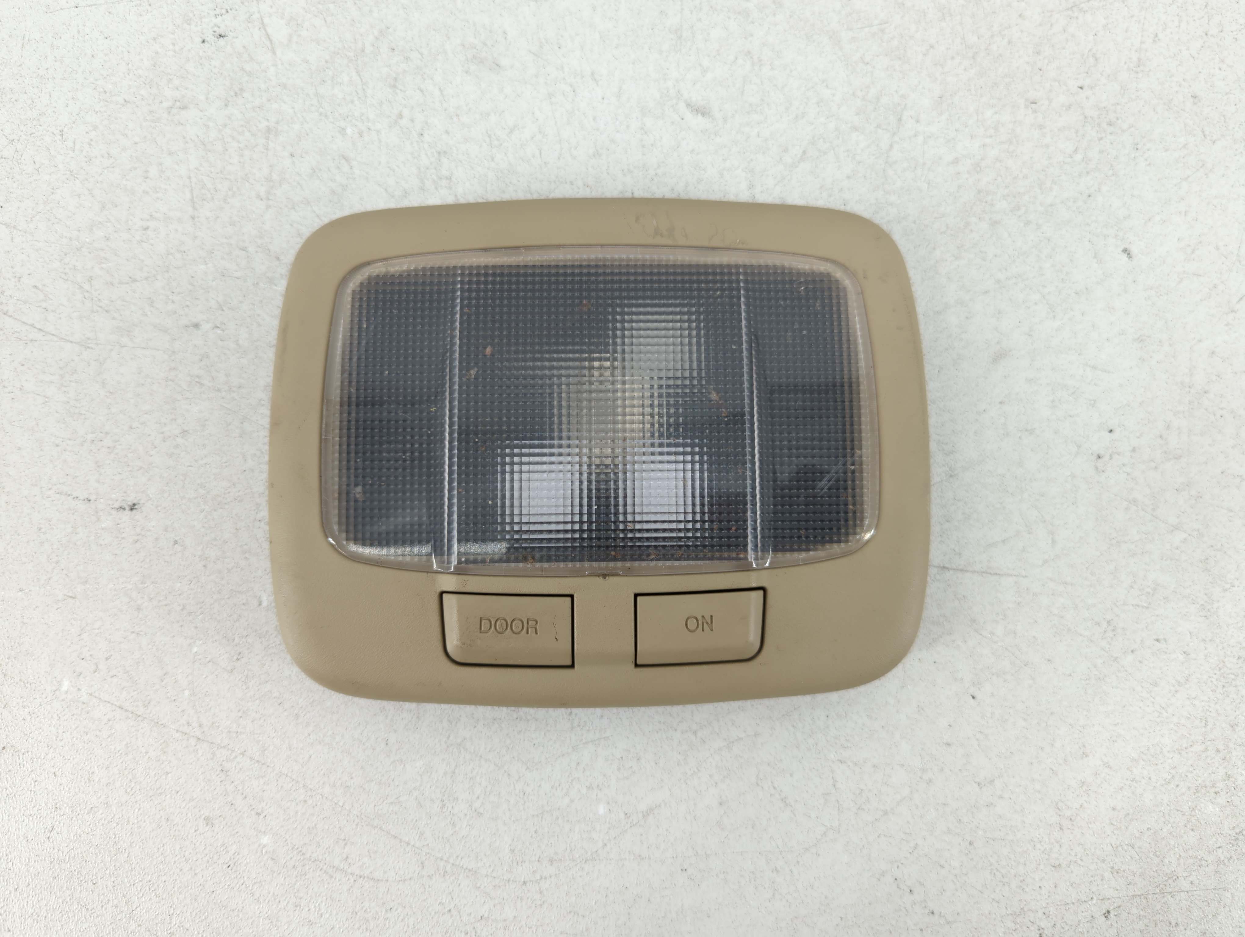 2006 Hyundai Sonata Overhead Roof Console 926910 - Oemusedautoparts1.com