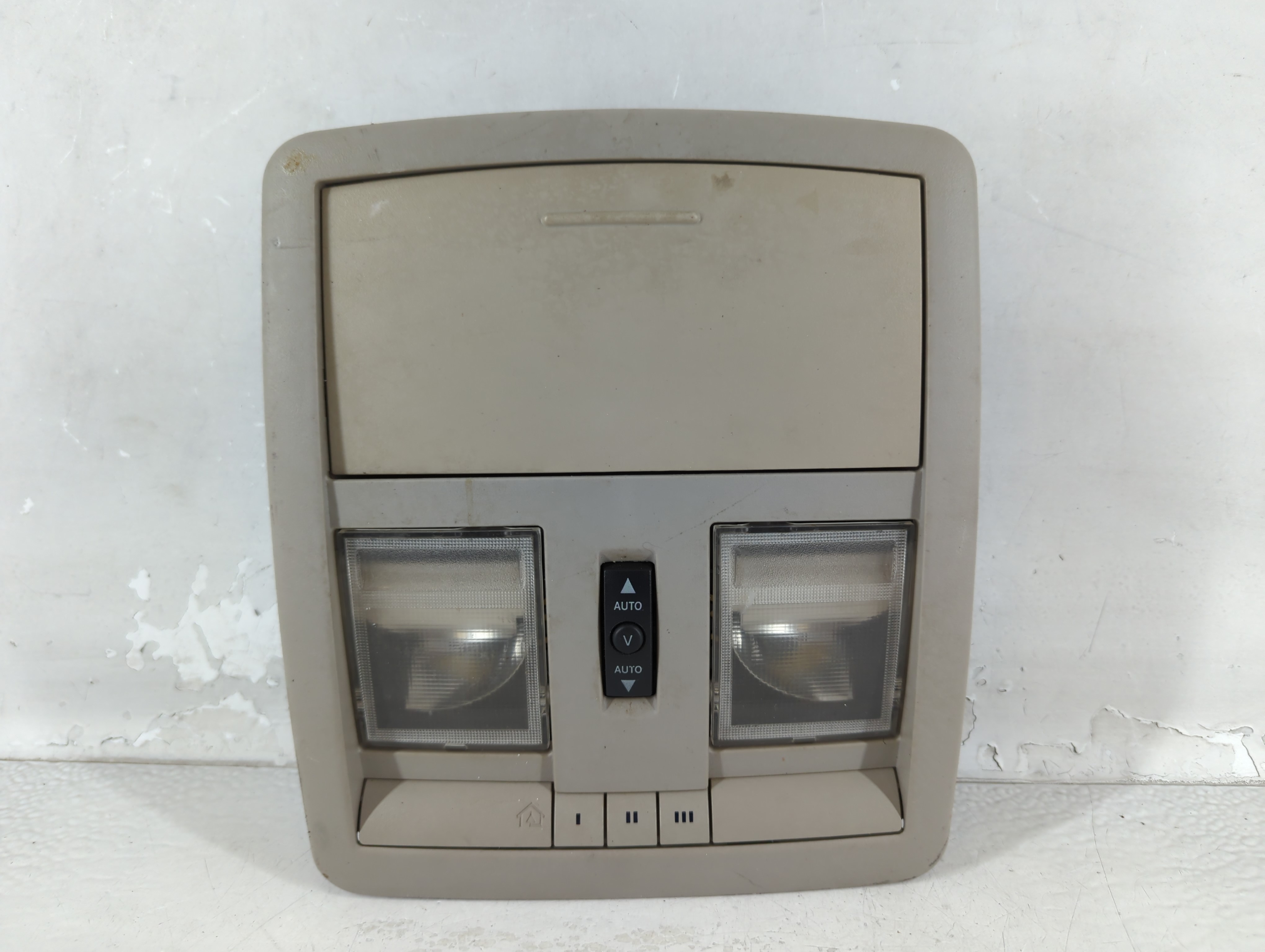 2005-2010 Jeep Grand Cherokee Overhead Roof Console Interior Dome Light 927149 - Oemusedautoparts1.com