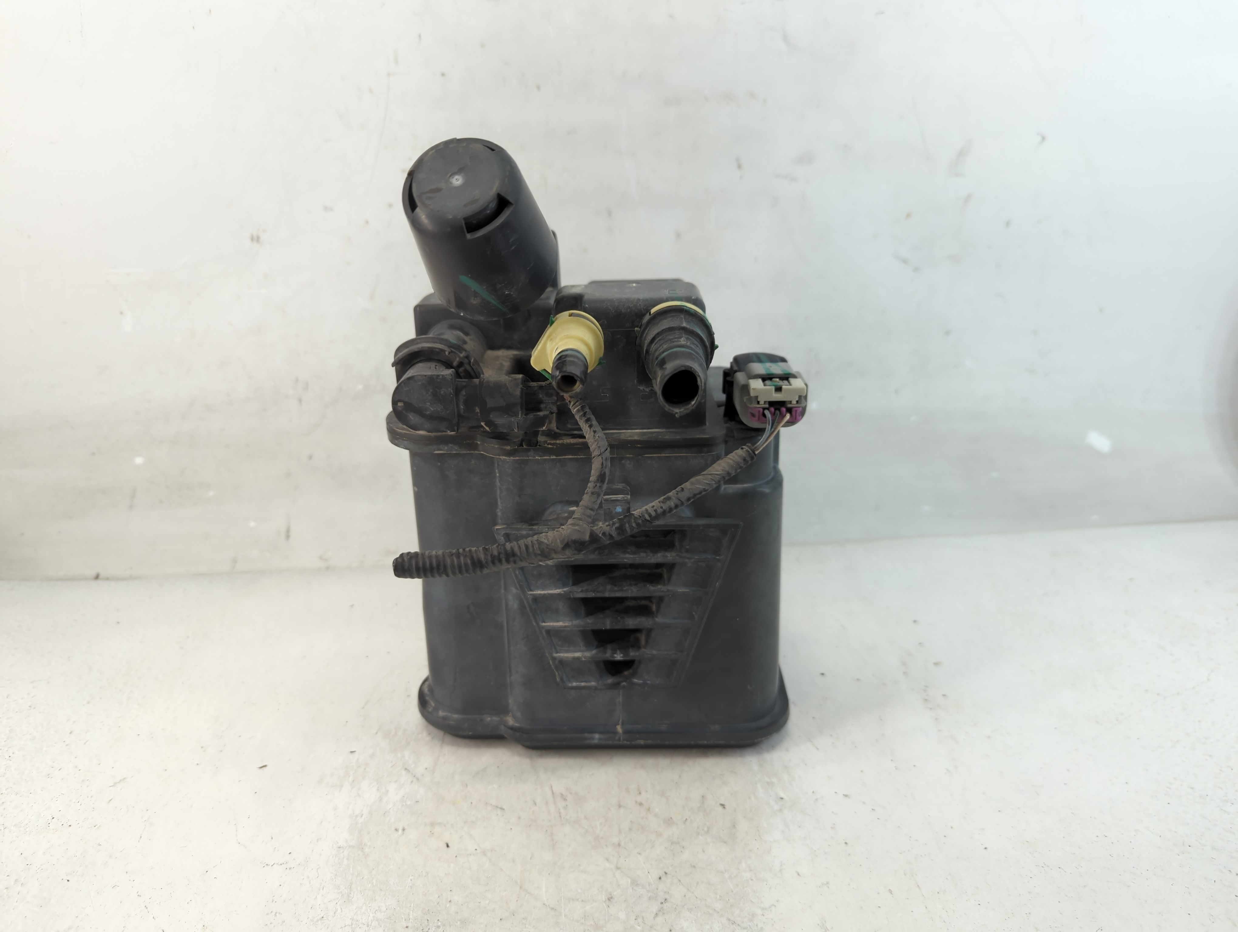 2018 Chevrolet Trax Fuel Vapor Charcoal Canister 927186 - Oemusedautoparts1.com