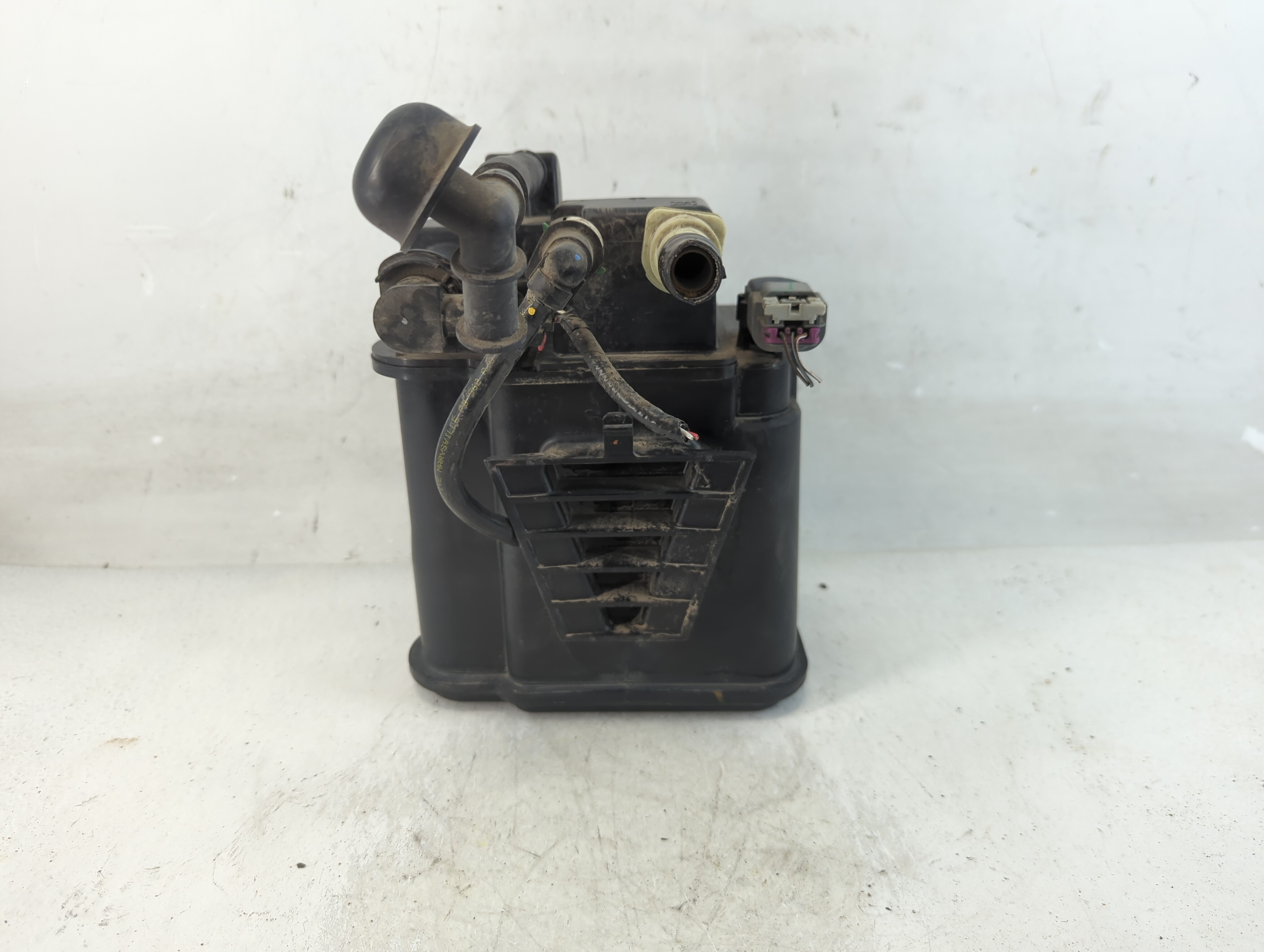 2013 Chevrolet Sonic Fuel Vapor Charcoal Canister 927188 - Oemusedautoparts1.com