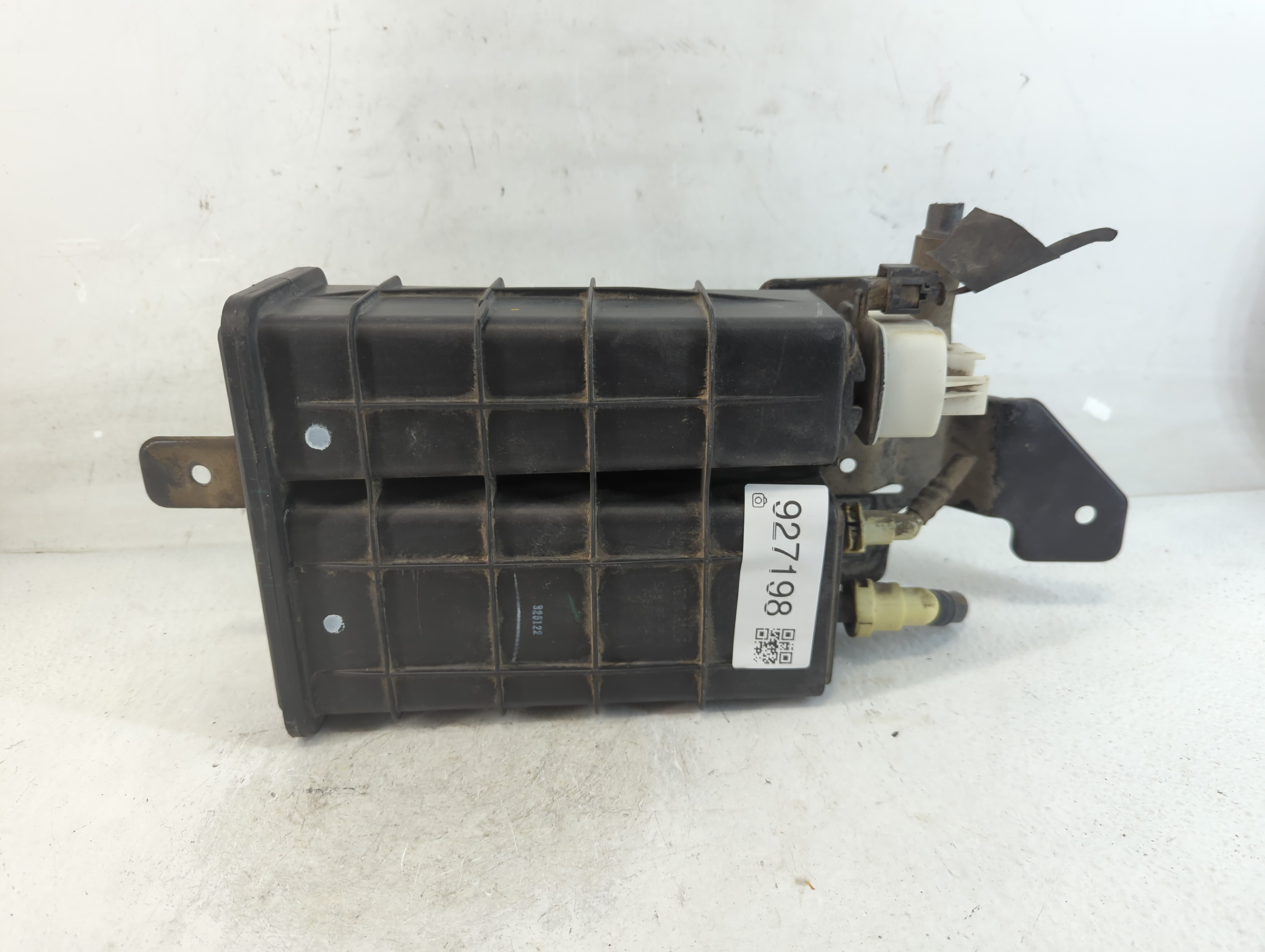 2013 Dodge Journey Fuel Vapor Charcoal Canister 927198 - Oemusedautoparts1.com