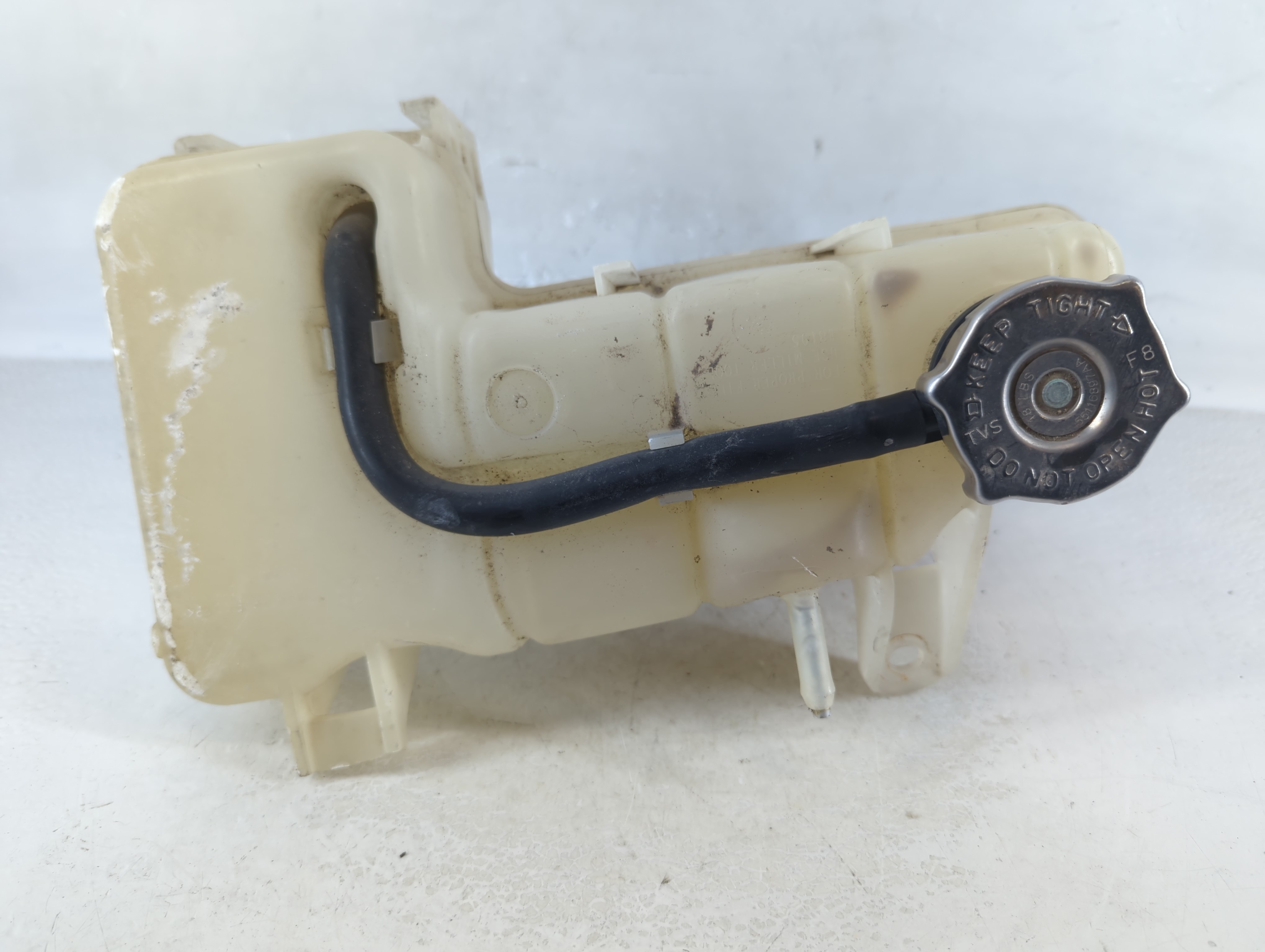 2006-2010 Dodge Charger Radiator Coolant Overflow Expansion Tank Bottle 927282 - Oemusedautoparts1.com
