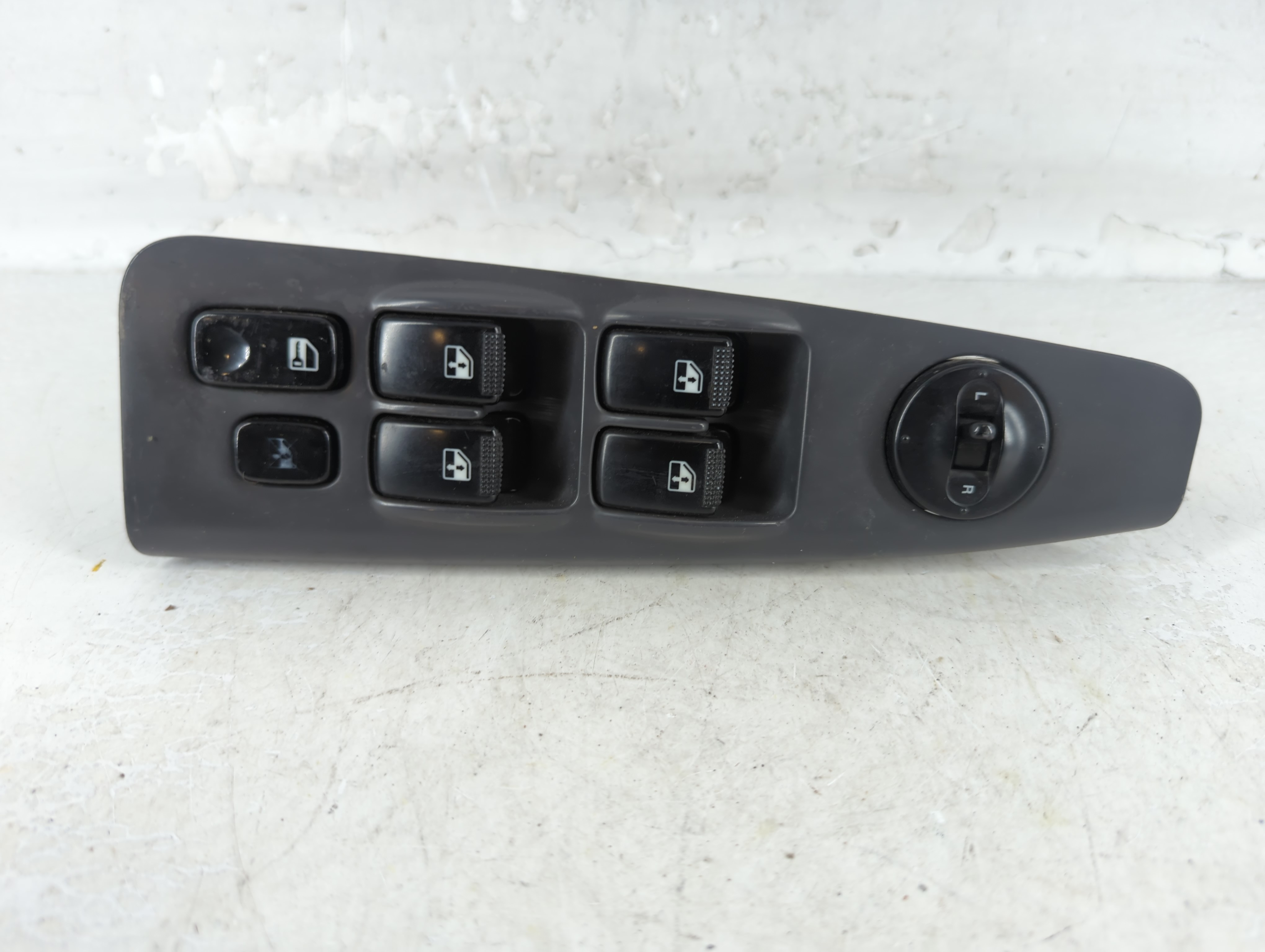 2005-2009 Hyundai Tucson Driver Left Door Master Power Window Switch 927303 - Oemusedautoparts1.com