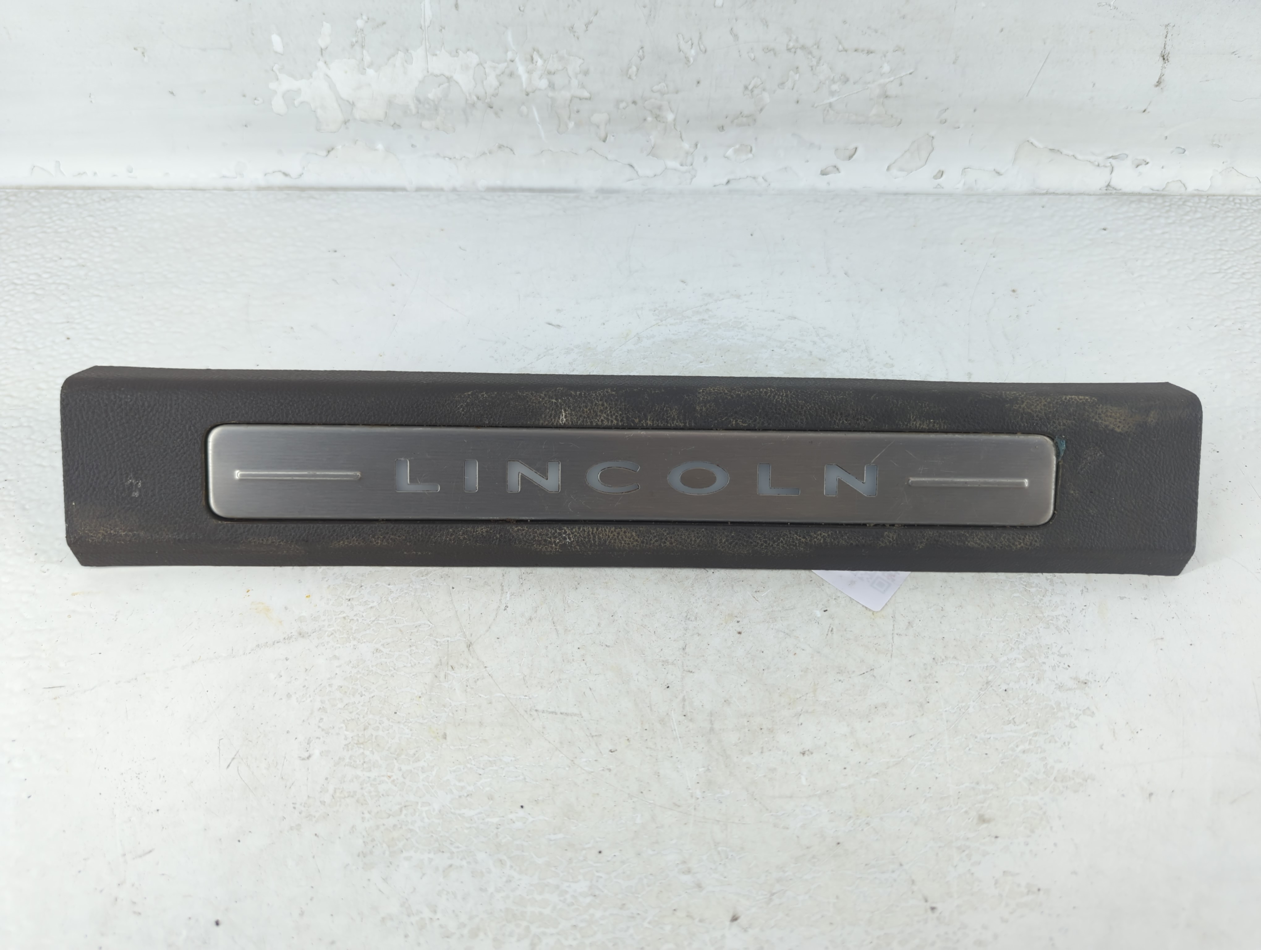 Picture of 2023 Lincoln Nautilus DOOR SILL SCUFF PLATE TRIM COVER 927316
