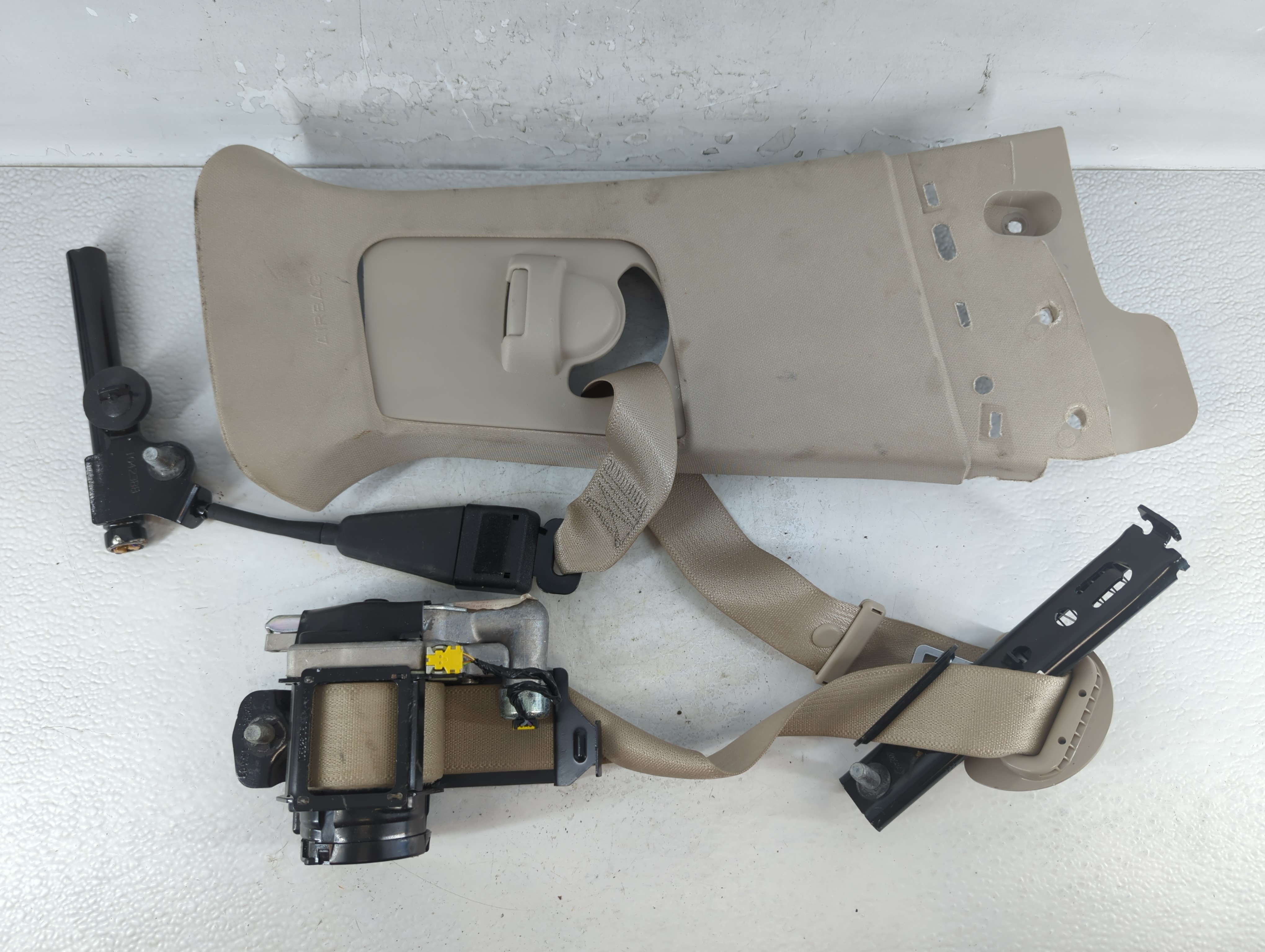 Picture of 2019-2020 Lincoln Nautilus Passenger Right Seat Belt Front Retractor 927335