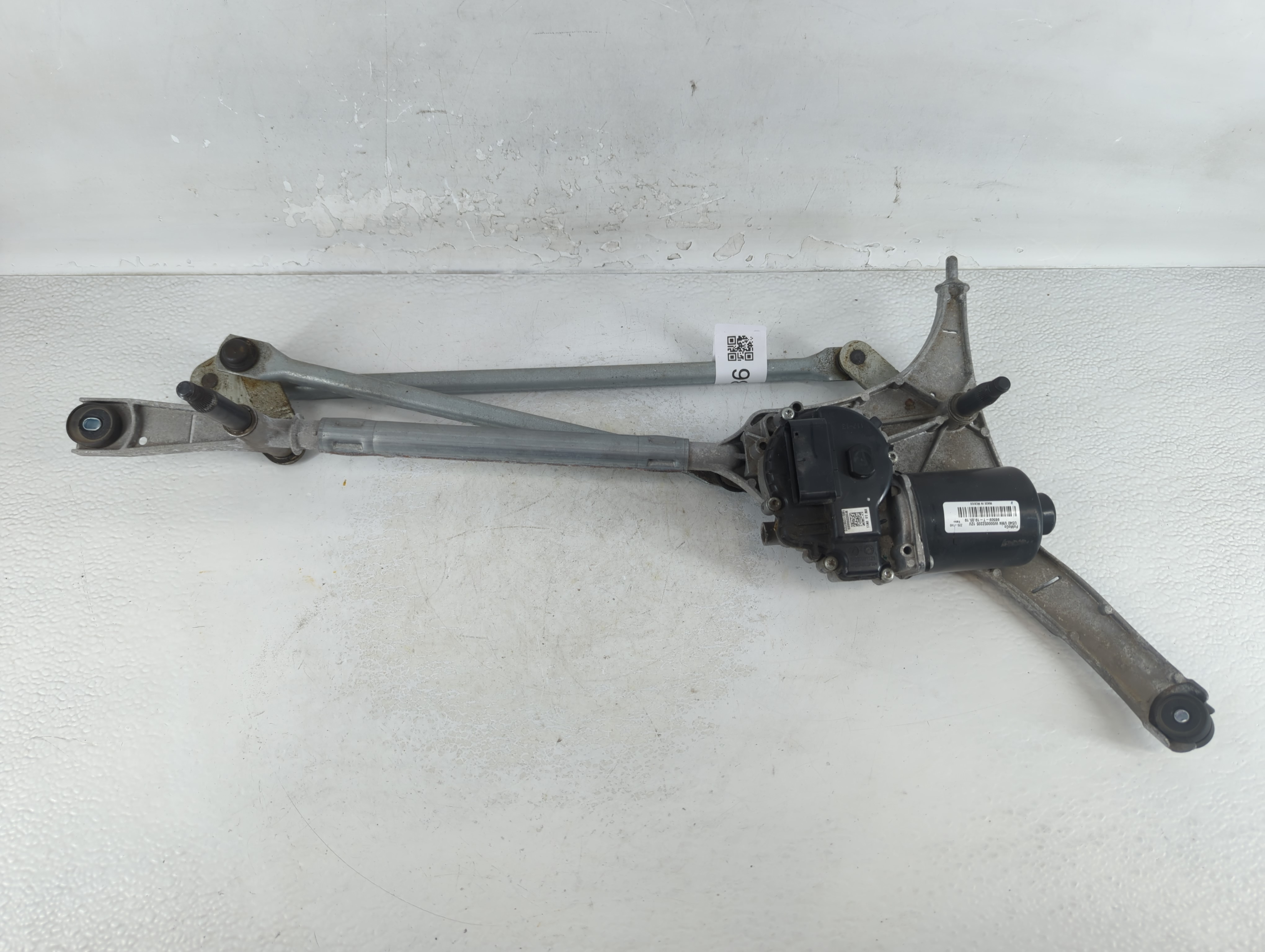 Picture of 2019-2020 Lincoln Nautilus Front Windshield Wiper Motor 927336
