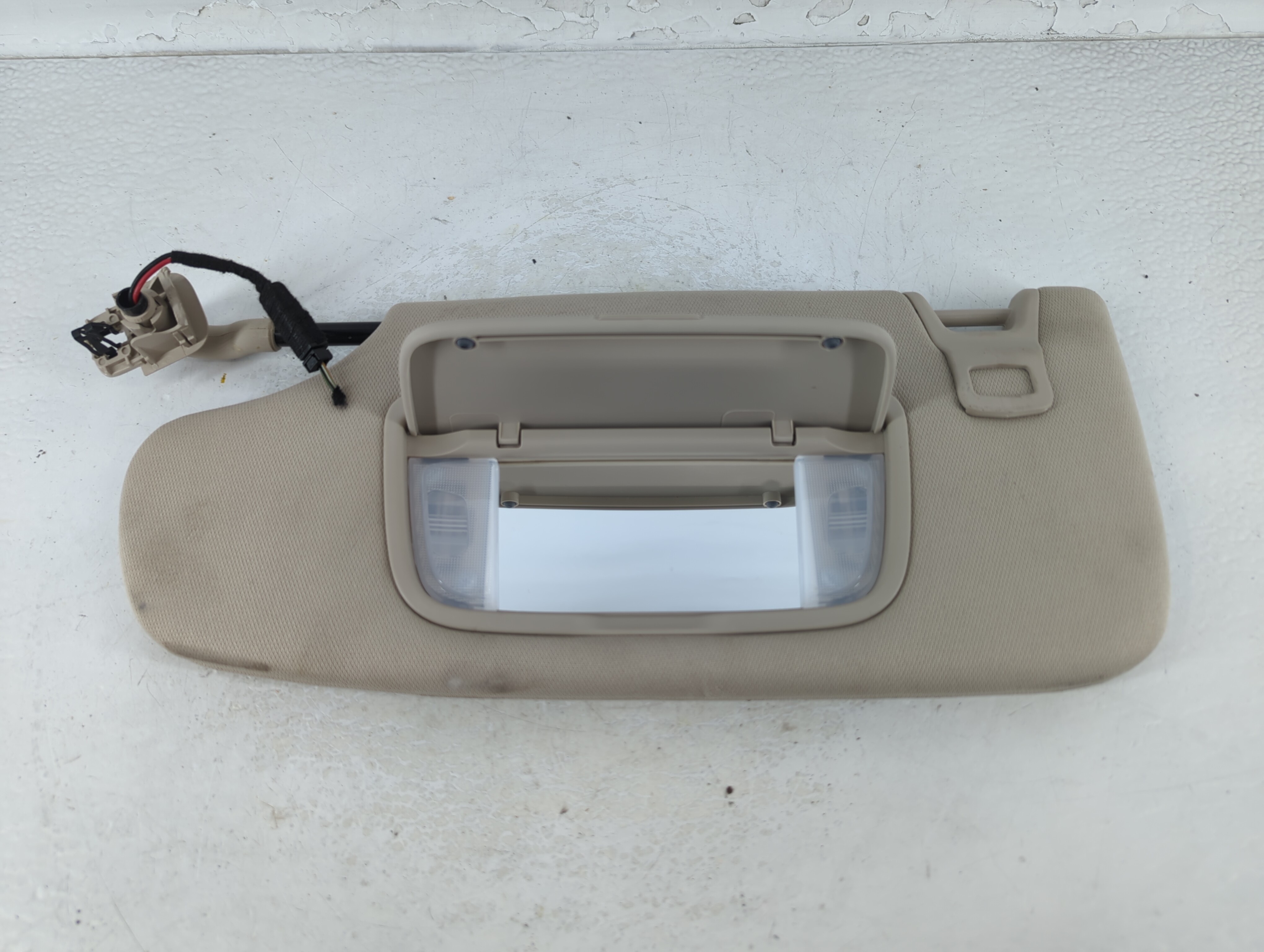 2019-2019 Lincoln Nautilus Driver Sun Visor Mirror Left Sunvisor Gray 927343 - Oemusedautoparts1.com