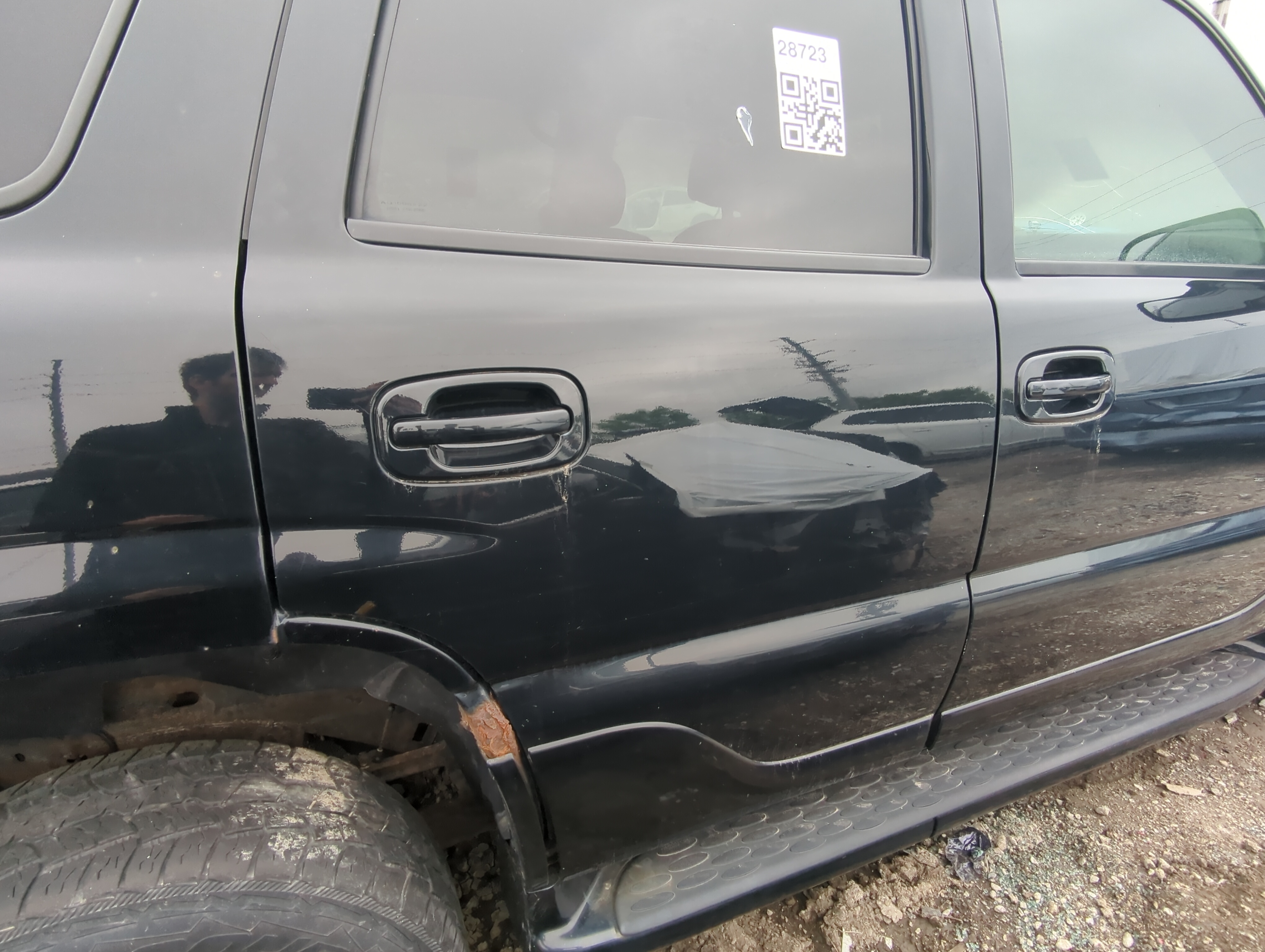 Picture of 2000-2006 Gmc Yukon Passenger Rear Door Oem 927609