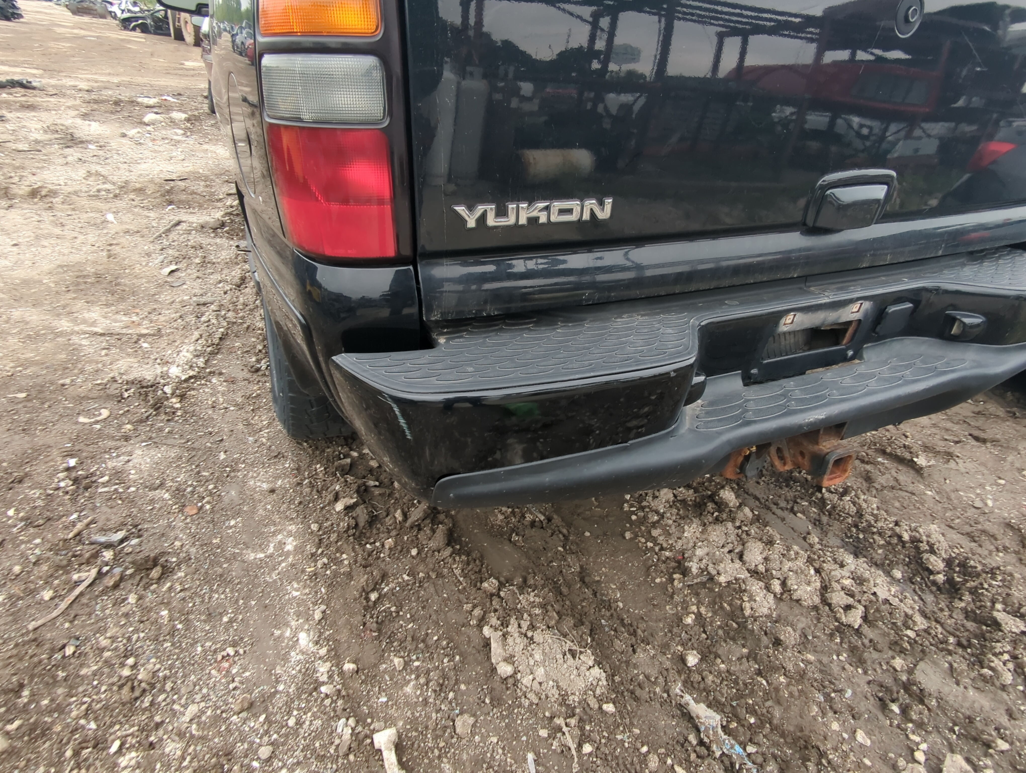 Picture of 2001-2006 Gmc Yukon Rear Bumper Assembly Oem 927614