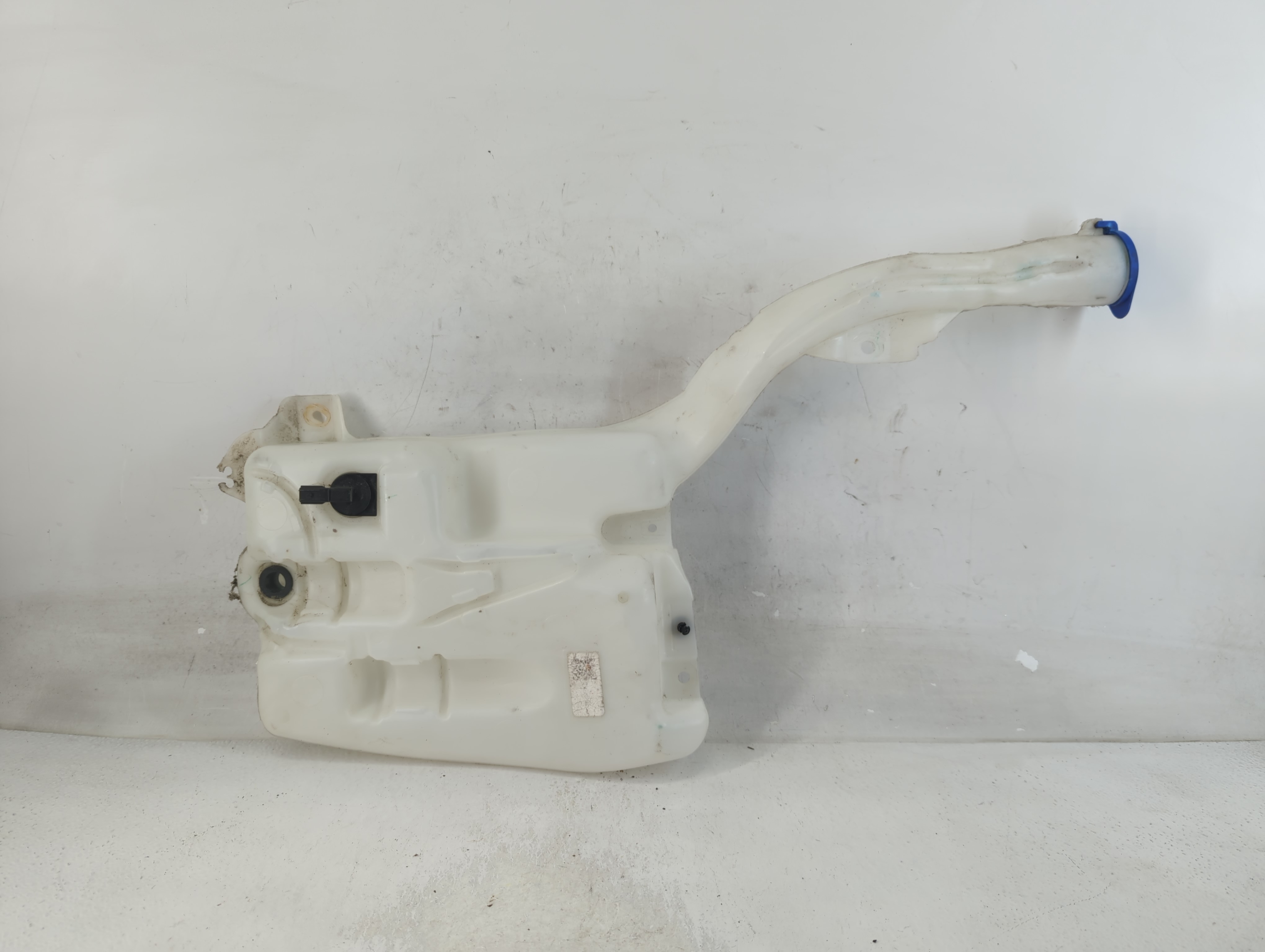 2019-2020 Lincoln Nautilus Windshield Washer Fluid Reservoir Bottle Oem 927640 - Oemusedautoparts1.com