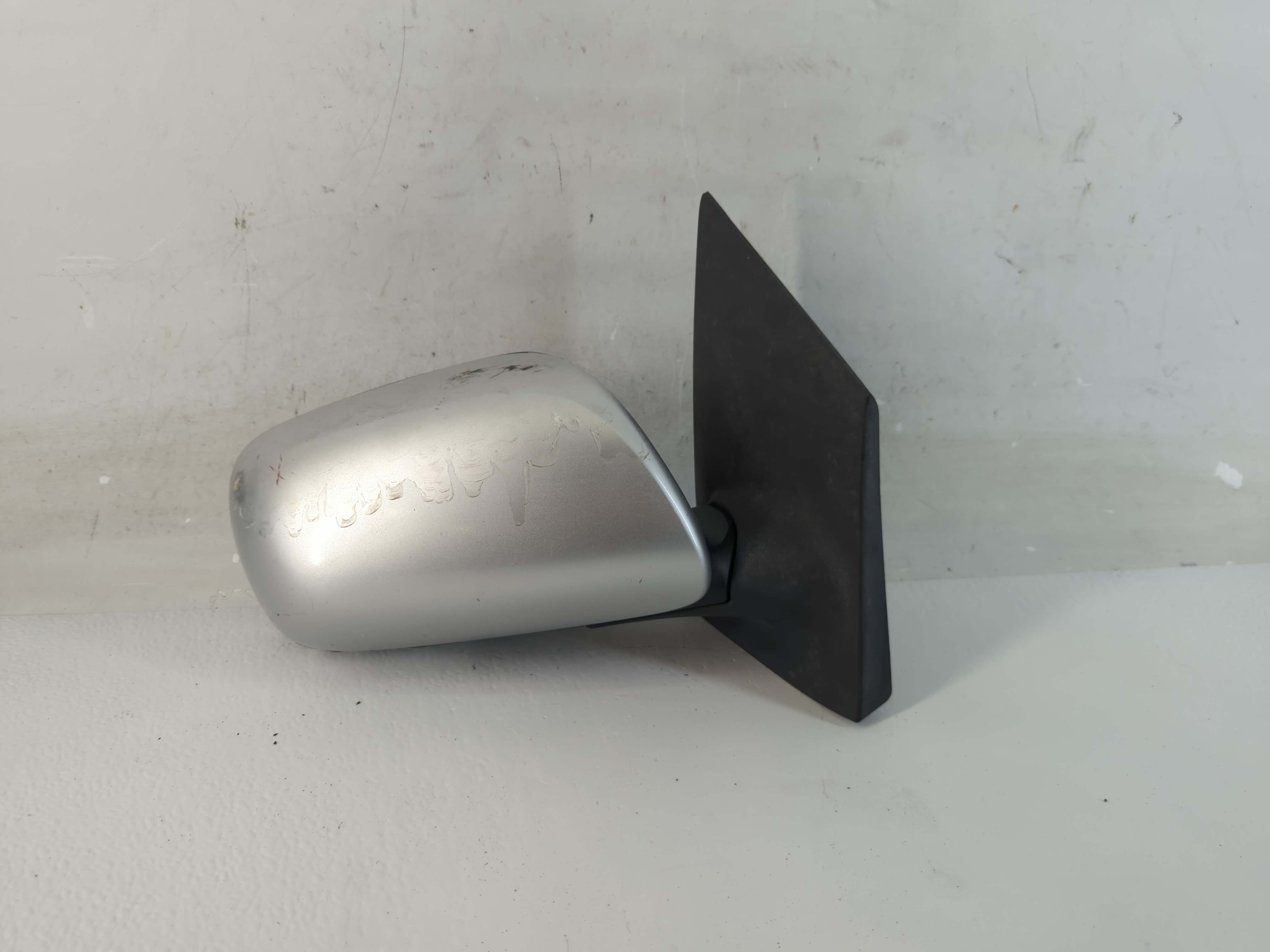 2006-2011 Toyota Yaris Driver Left Side View Power Door Mirror Grey 927661 - Oemusedautoparts1.com
