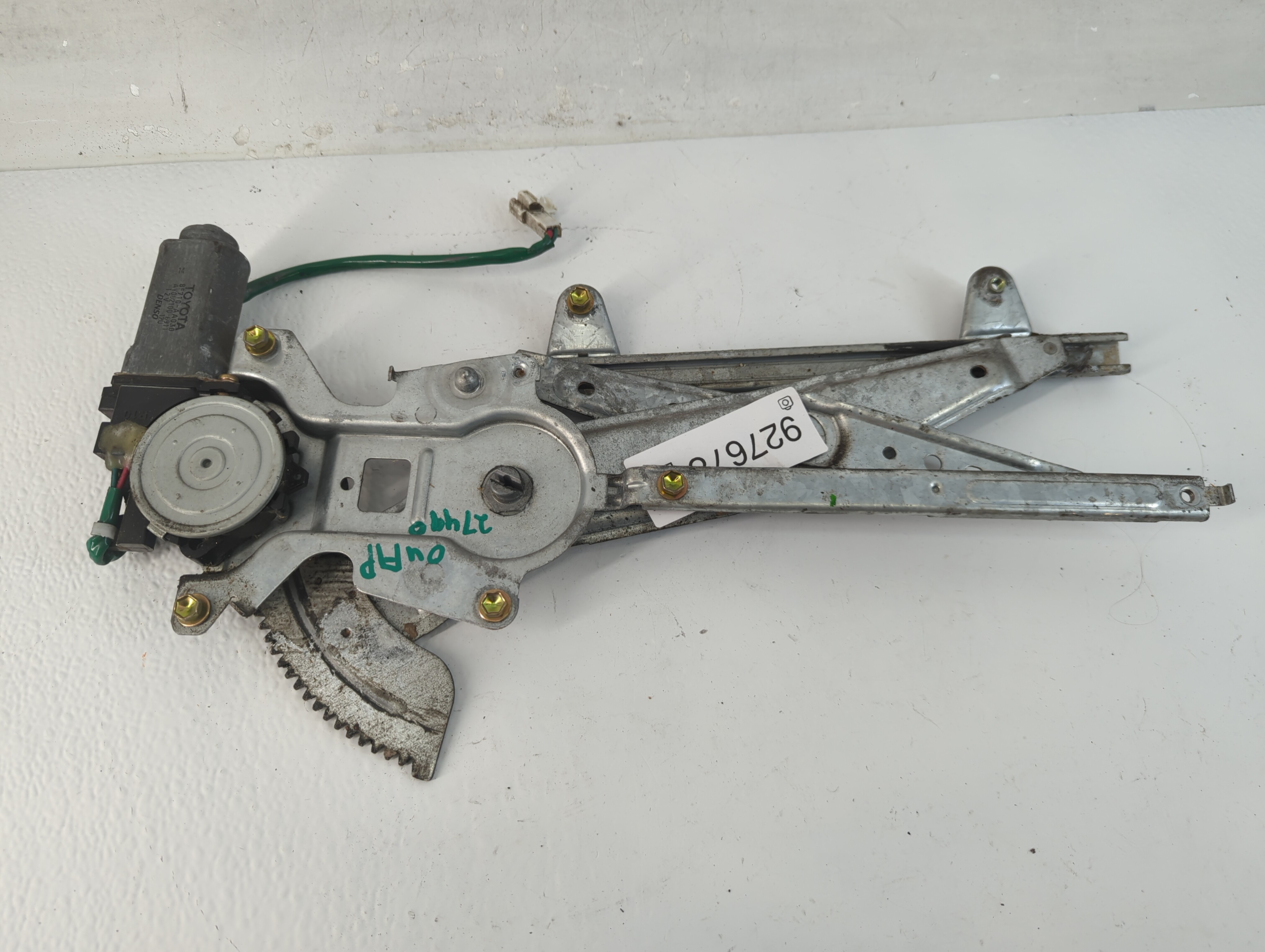 1997-2001 Toyota Camry Passenger Rear Right Power Window Motor 927678 - Oemusedautoparts1.com