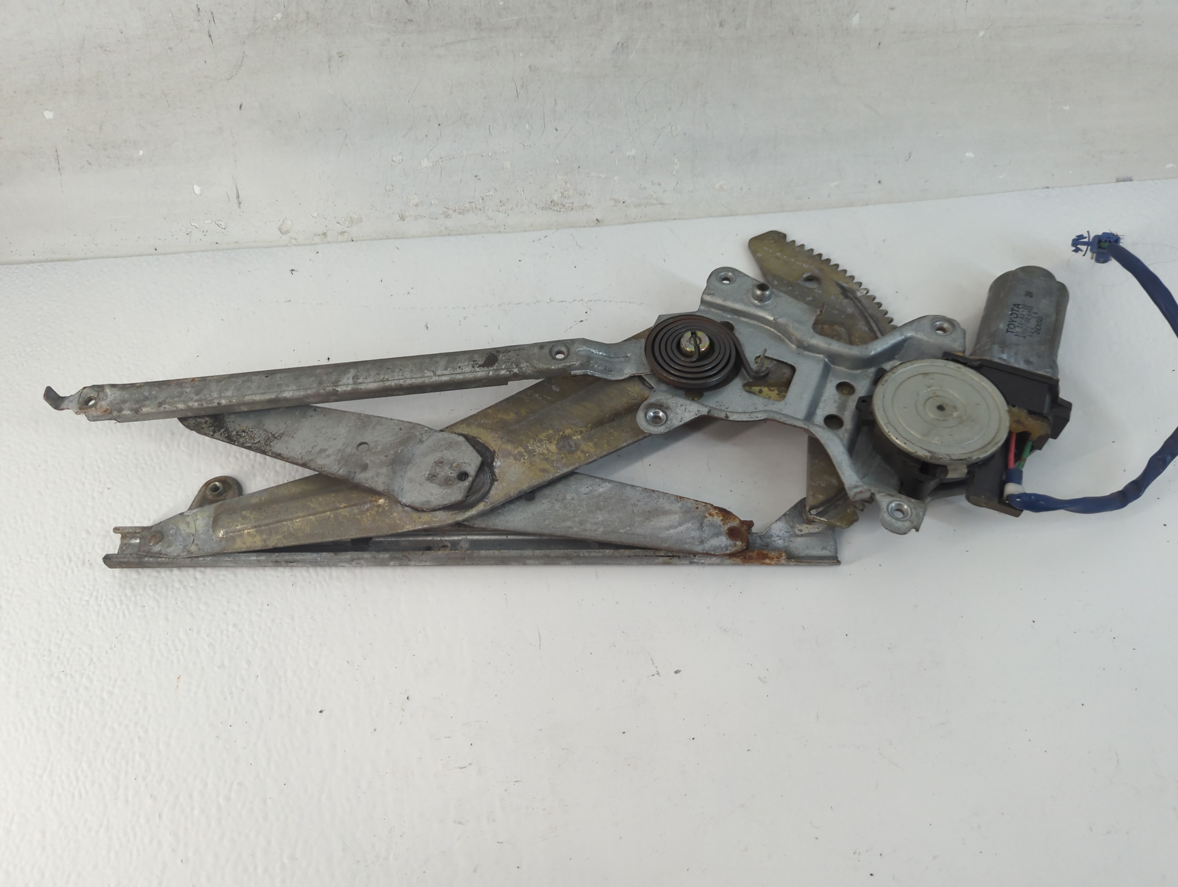 1997-2001 Toyota Camry Driver Rear Left Power Window Motor 927679 - Oemusedautoparts1.com