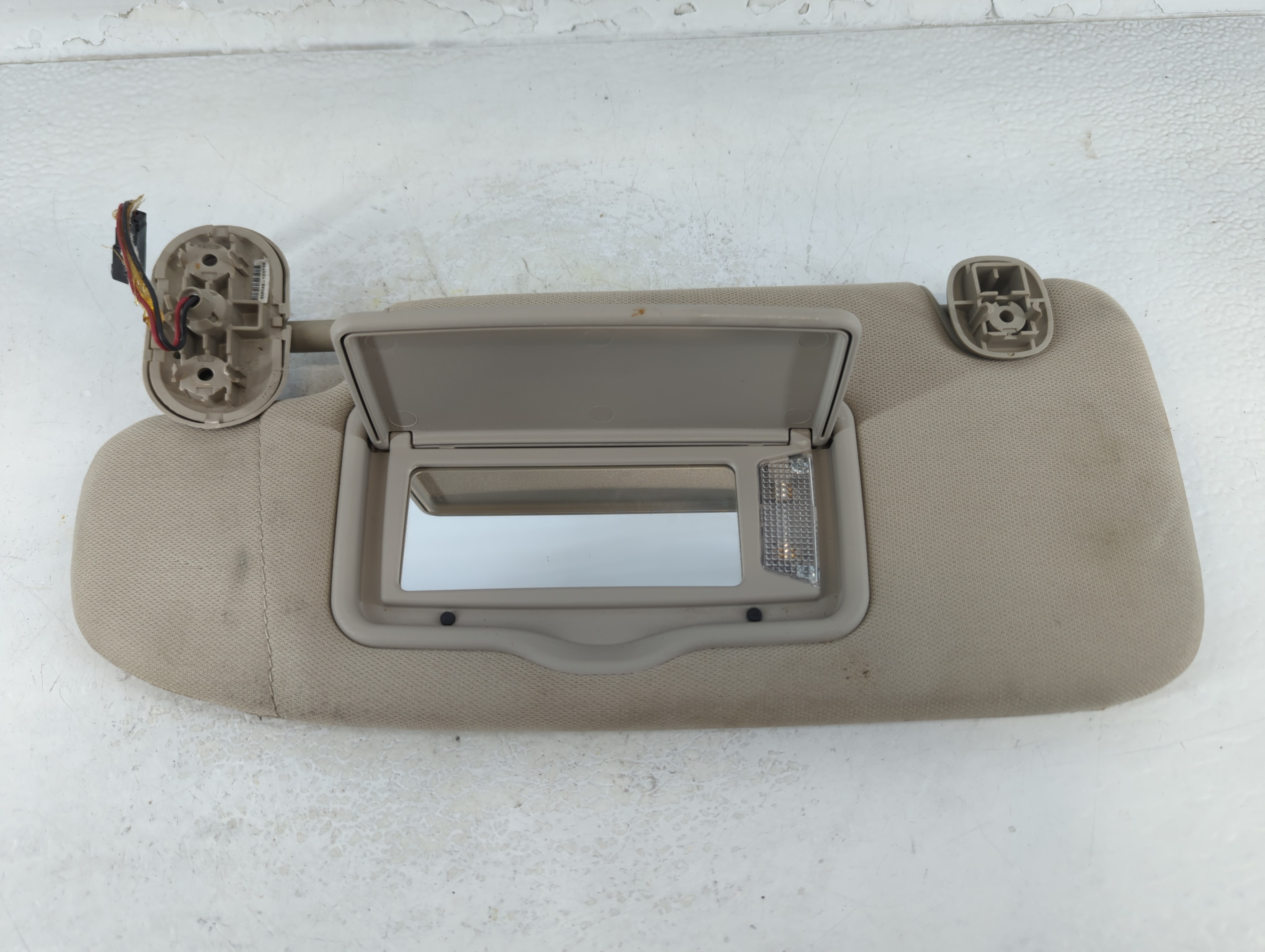 2010-2012 Ford Fusion Passenger Sun Visor Mirror Right Sunvisor Beige 927695 - Oemusedautoparts1.com