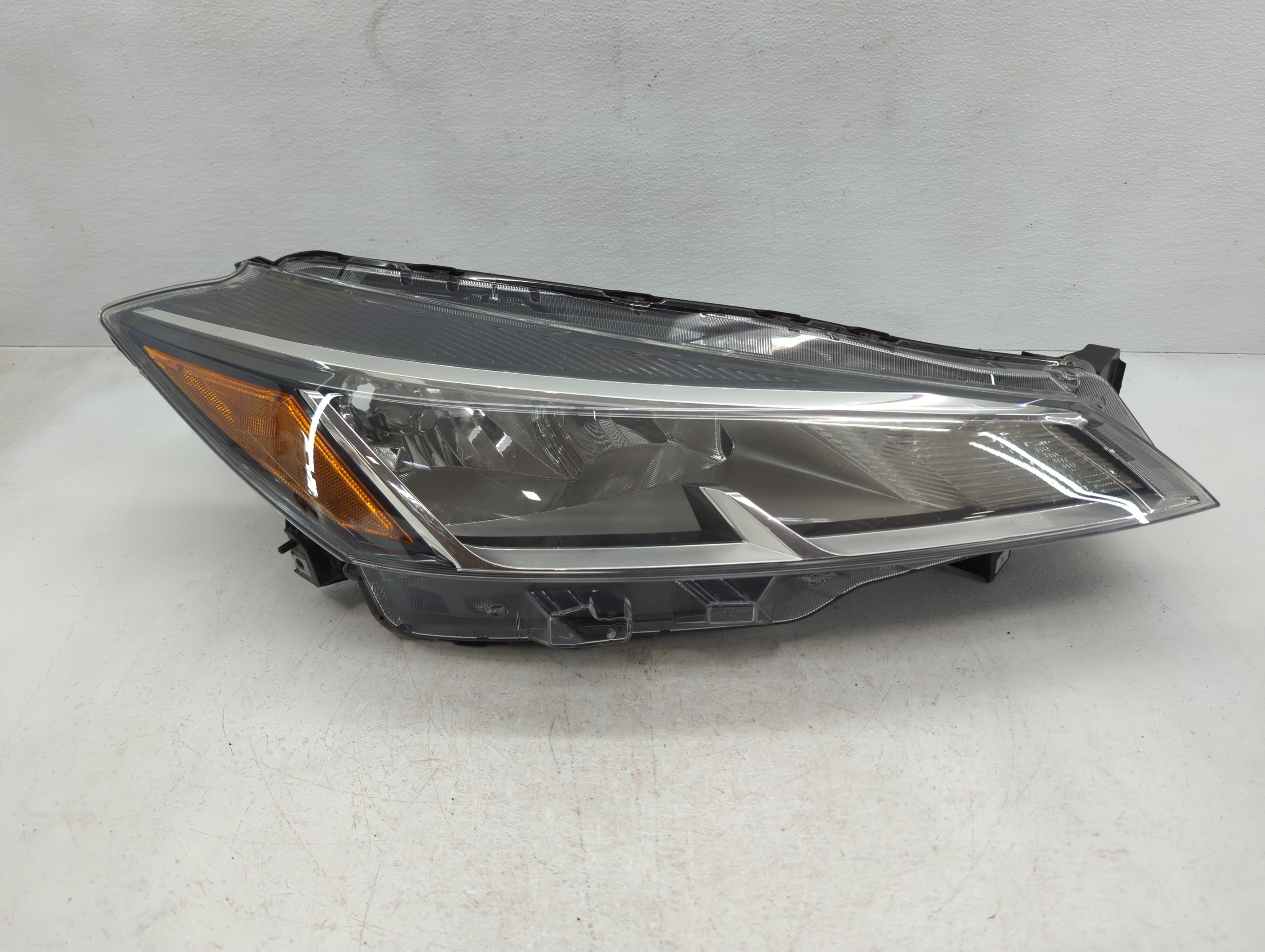 2021-2022 Nissan Kicks Passenger Right Oem Head Light Headlight Lamp 927712 - Oemusedautoparts1.com