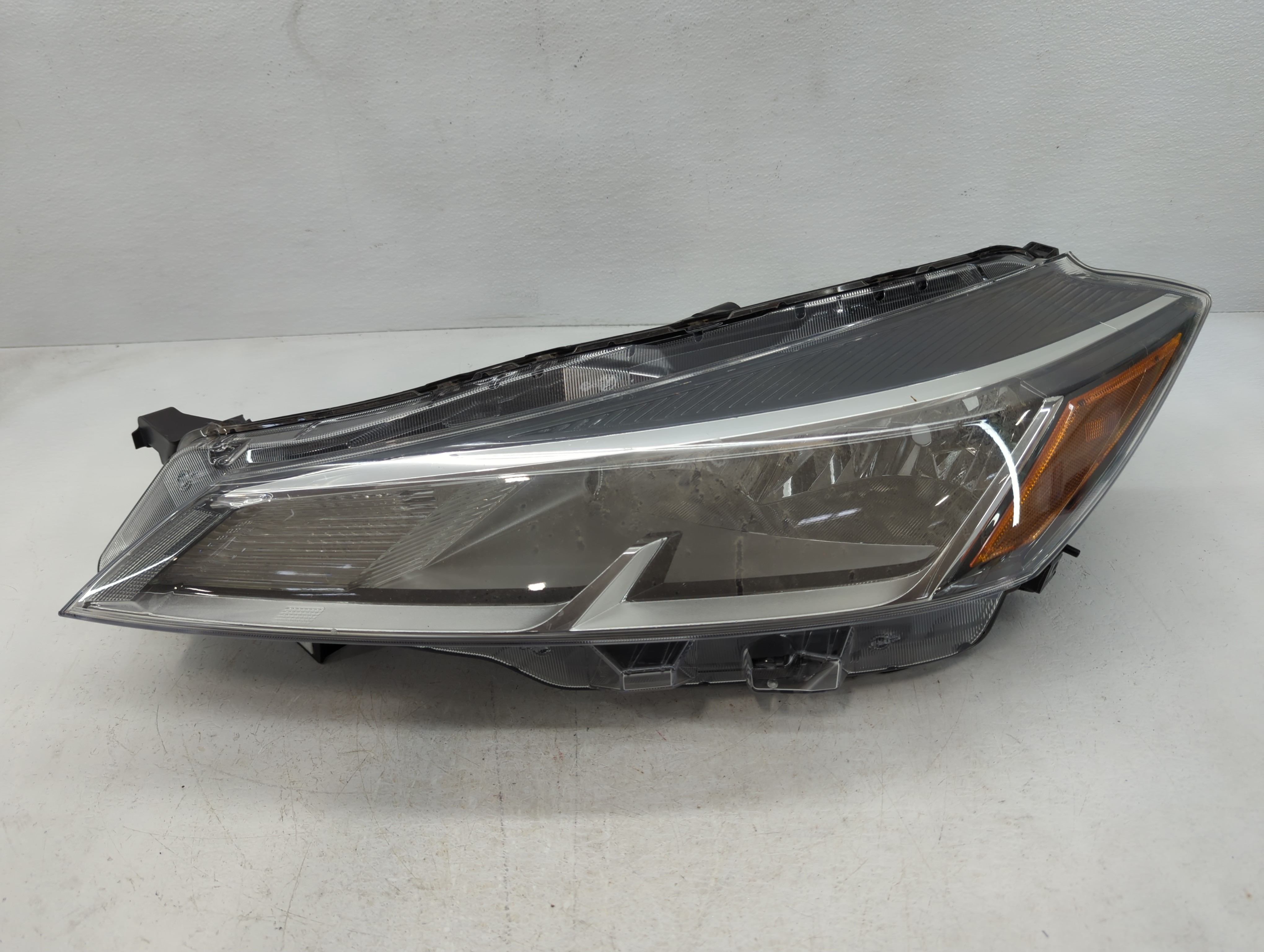 2021-2022 Nissan Kicks Driver Left Oem Head Light Headlight Lamp 927762 - Oemusedautoparts1.com