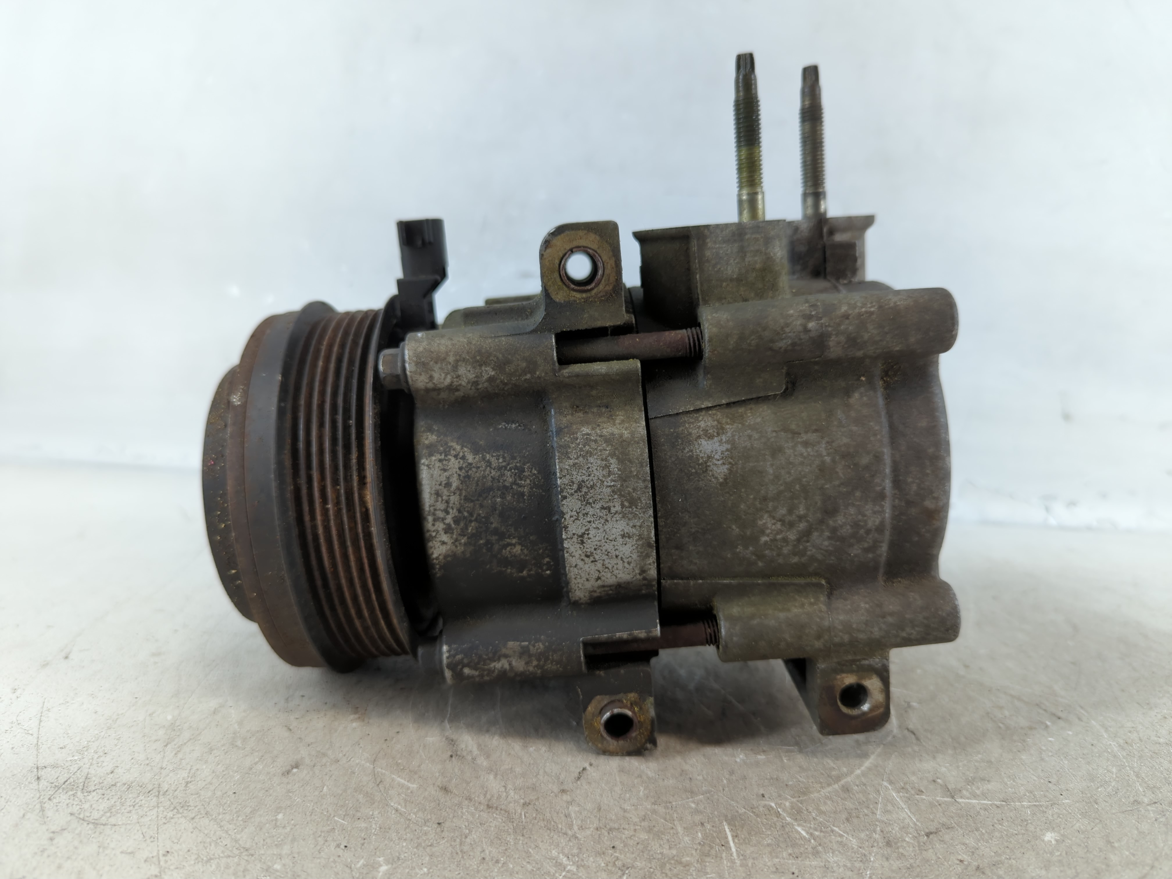 Picture of 2010 Ford F-450 Super Duty Air Conditioning A/c Ac Compressor Oem 927765