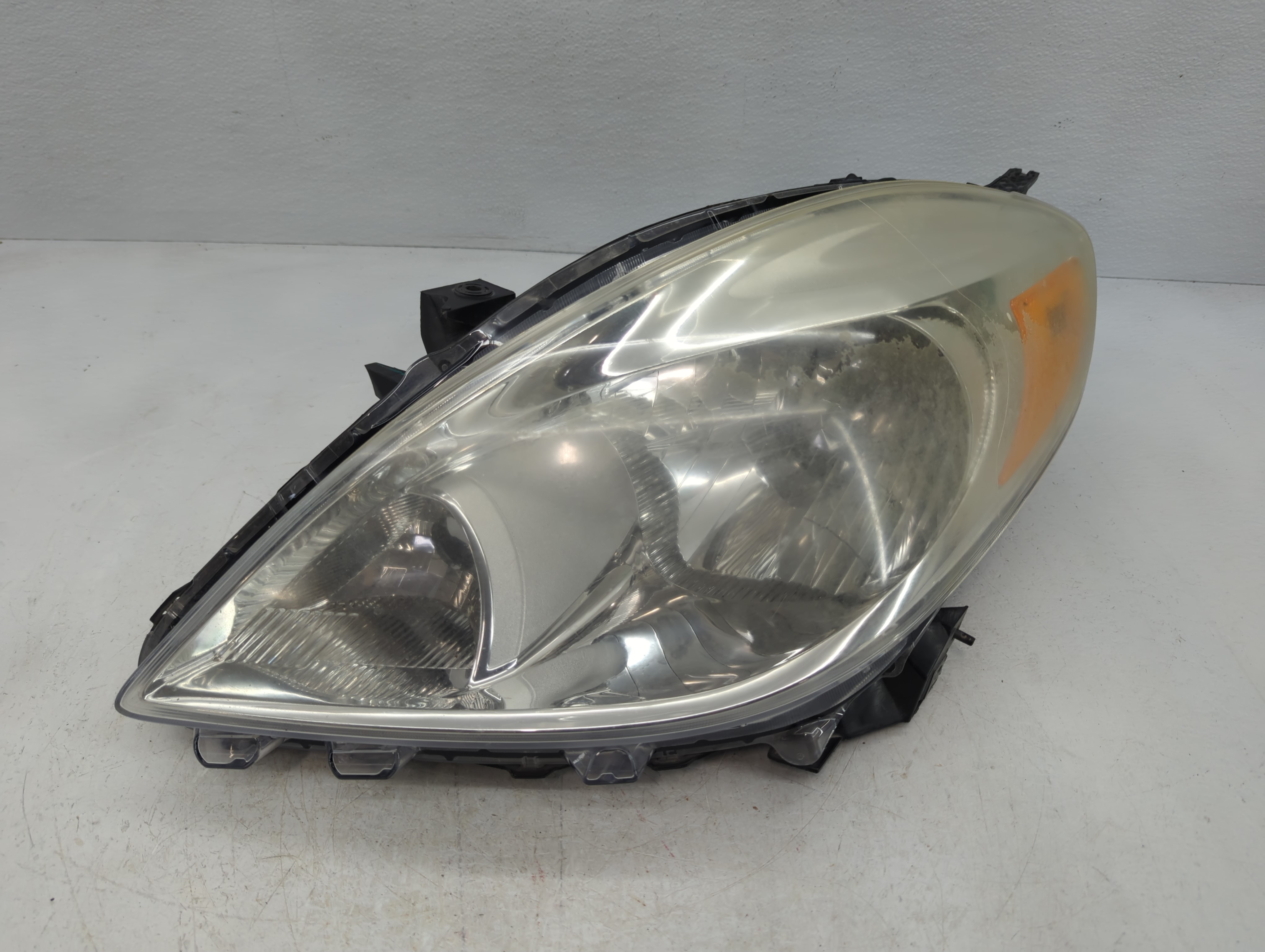 Nissan Versa Driver Left Oem Head Light Headlight Lamp 927794 - Oemusedautoparts1.com