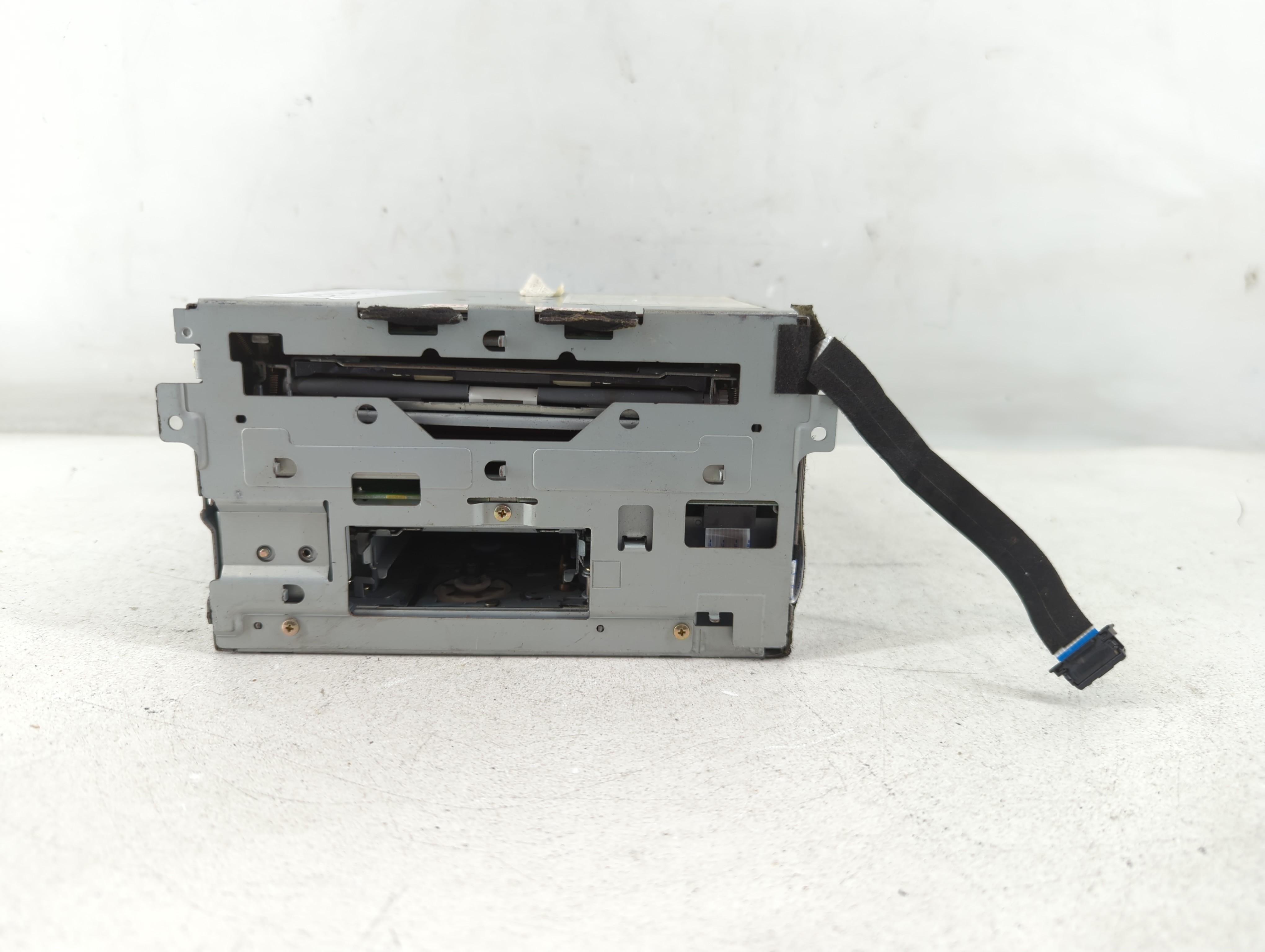 2005-2005 Infiniti Fx35 Am Fm Cd Player Radio Receiver 927817 - Oemusedautoparts1.com