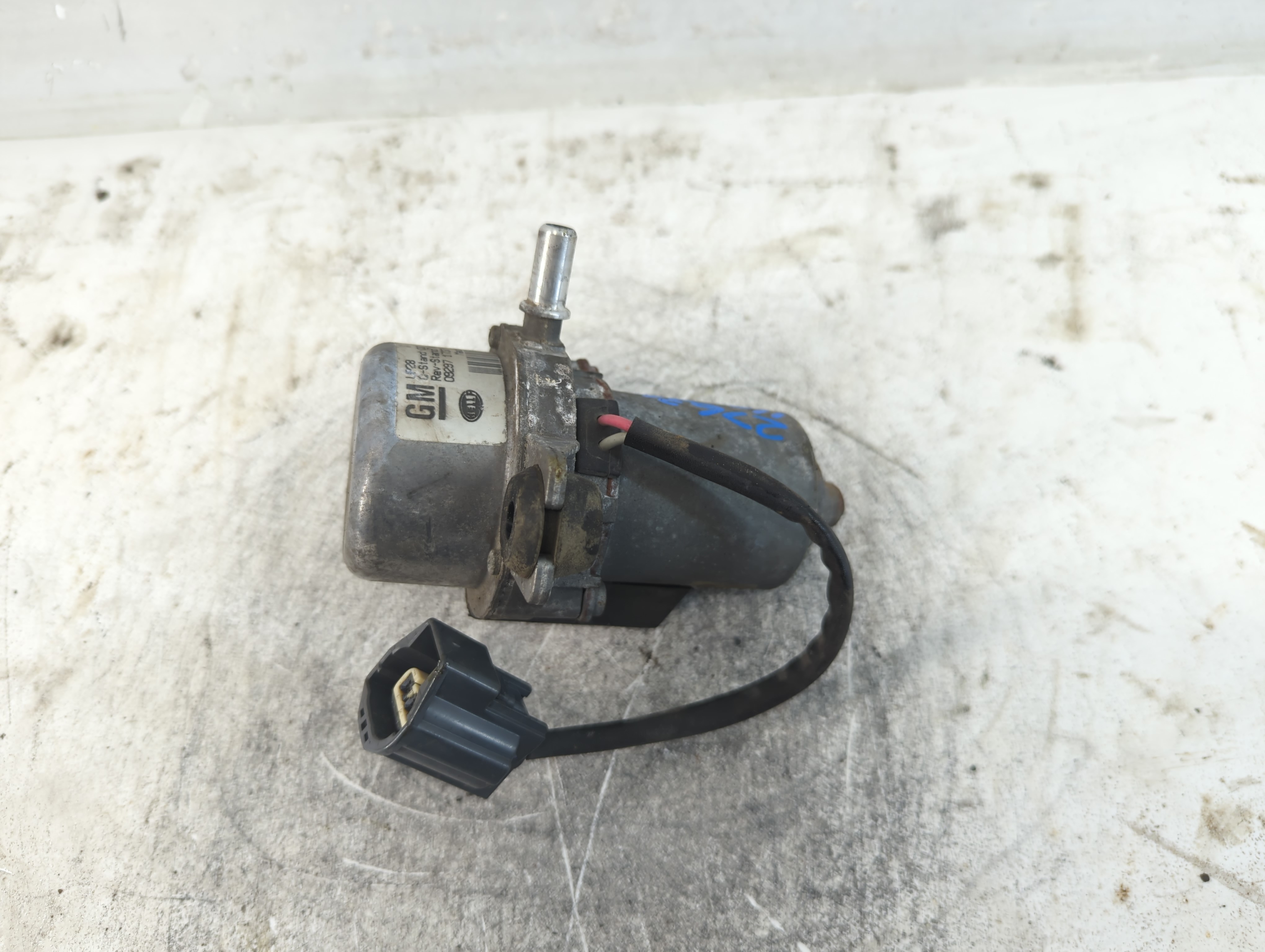 2010-2015 Chevrolet Camaro Central Vaccum Lock Pump 93394-00|20804130 928396 - Oemusedautoparts1.com