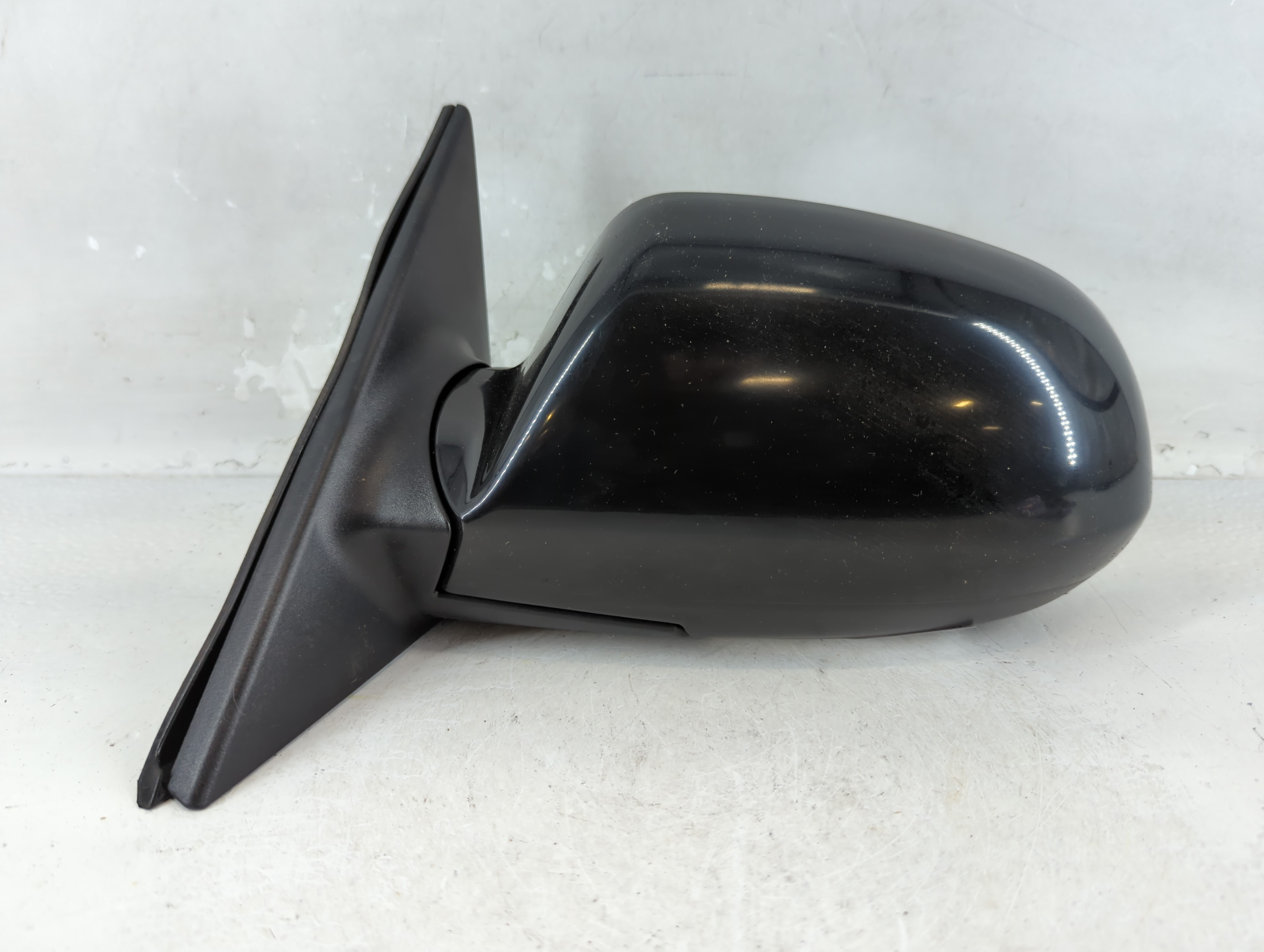 2001-2006 Hyundai Elantra Driver Left Side View Power Door Mirror Black 928442 - Oemusedautoparts1.com
