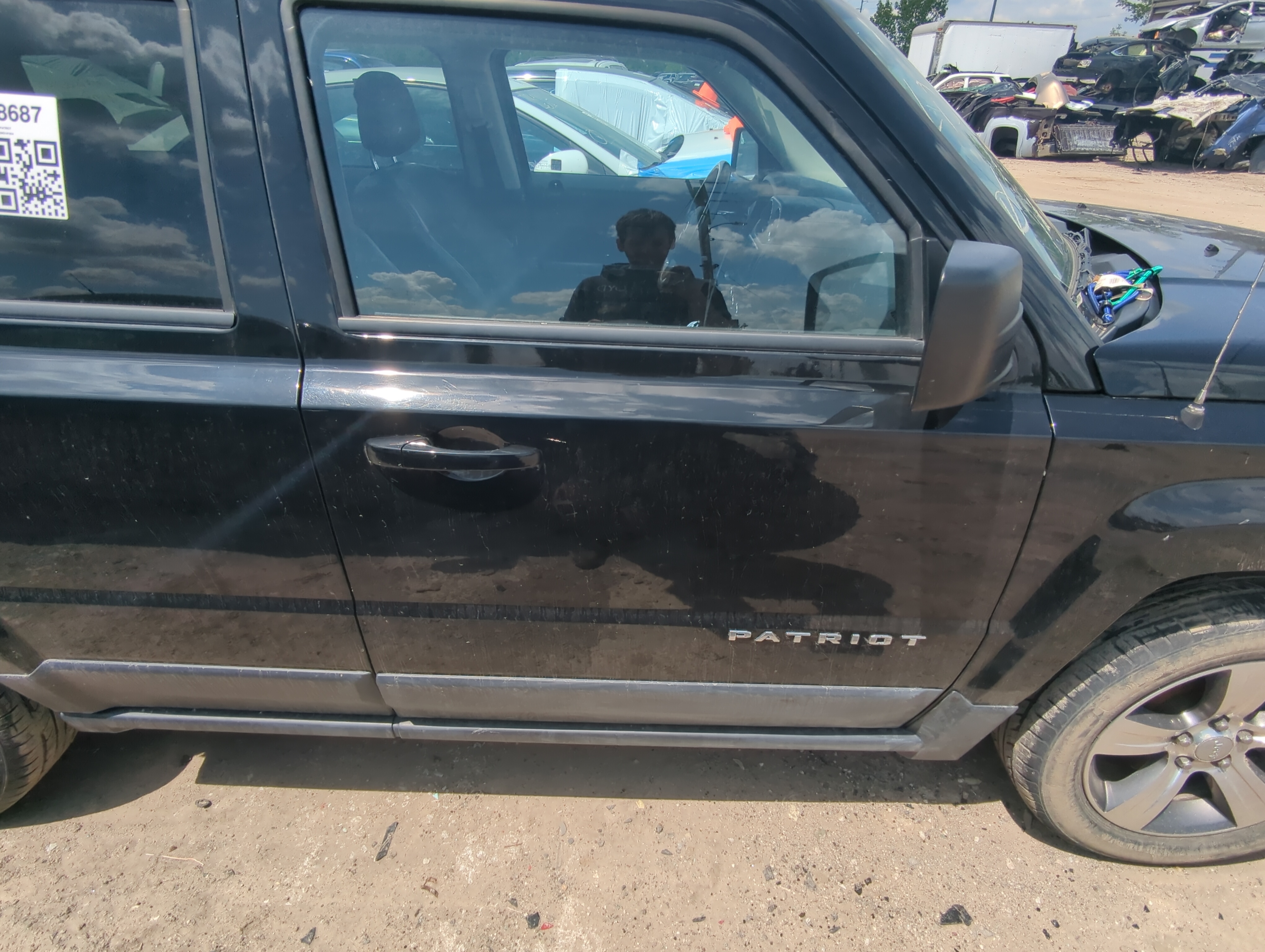Picture of 2011-2017 Jeep Patriot Passenger Front Door Oem 928534
