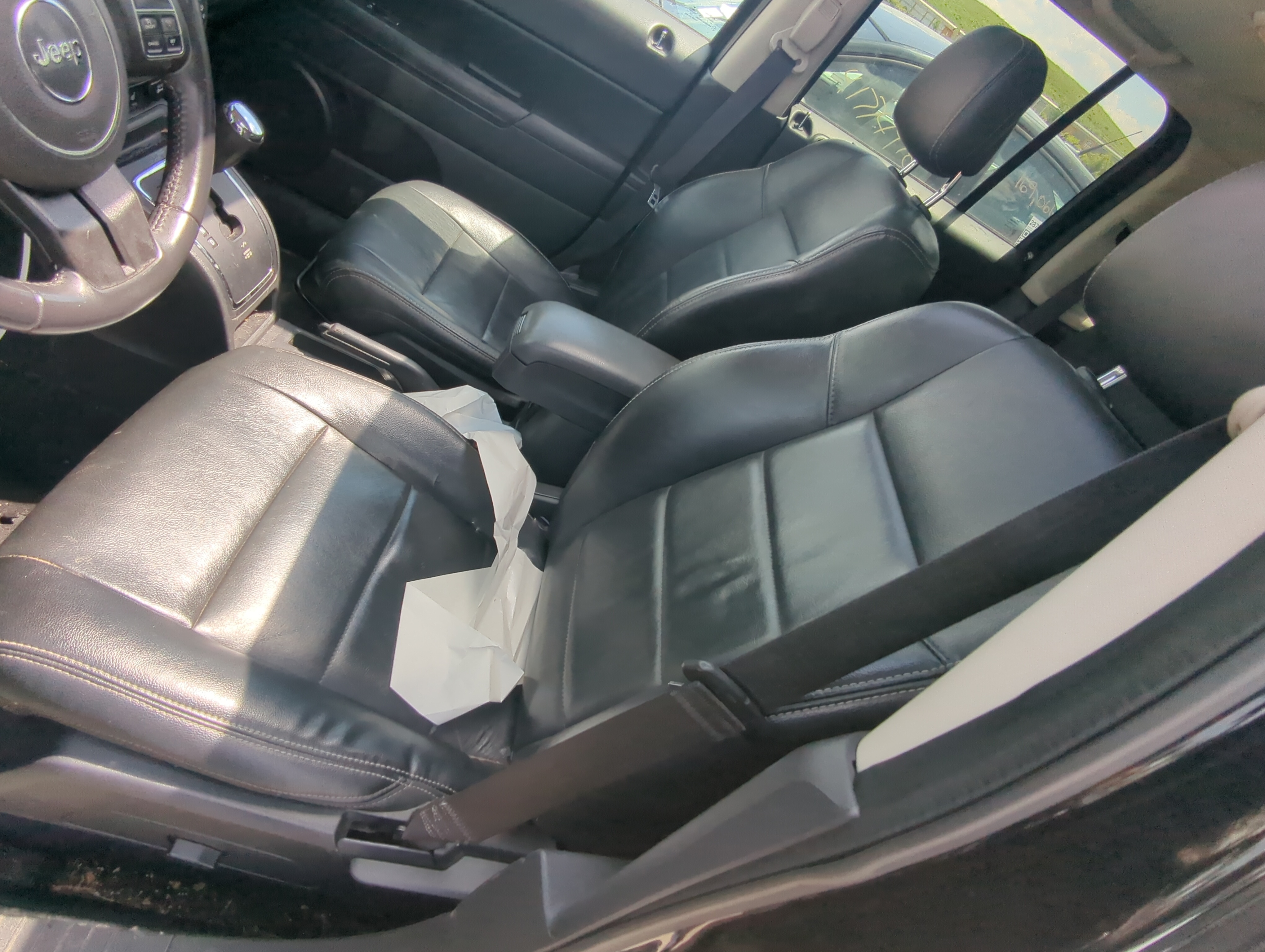 Picture of 2015-2017 Jeep Patriot Driver Front Seat Oem 928664