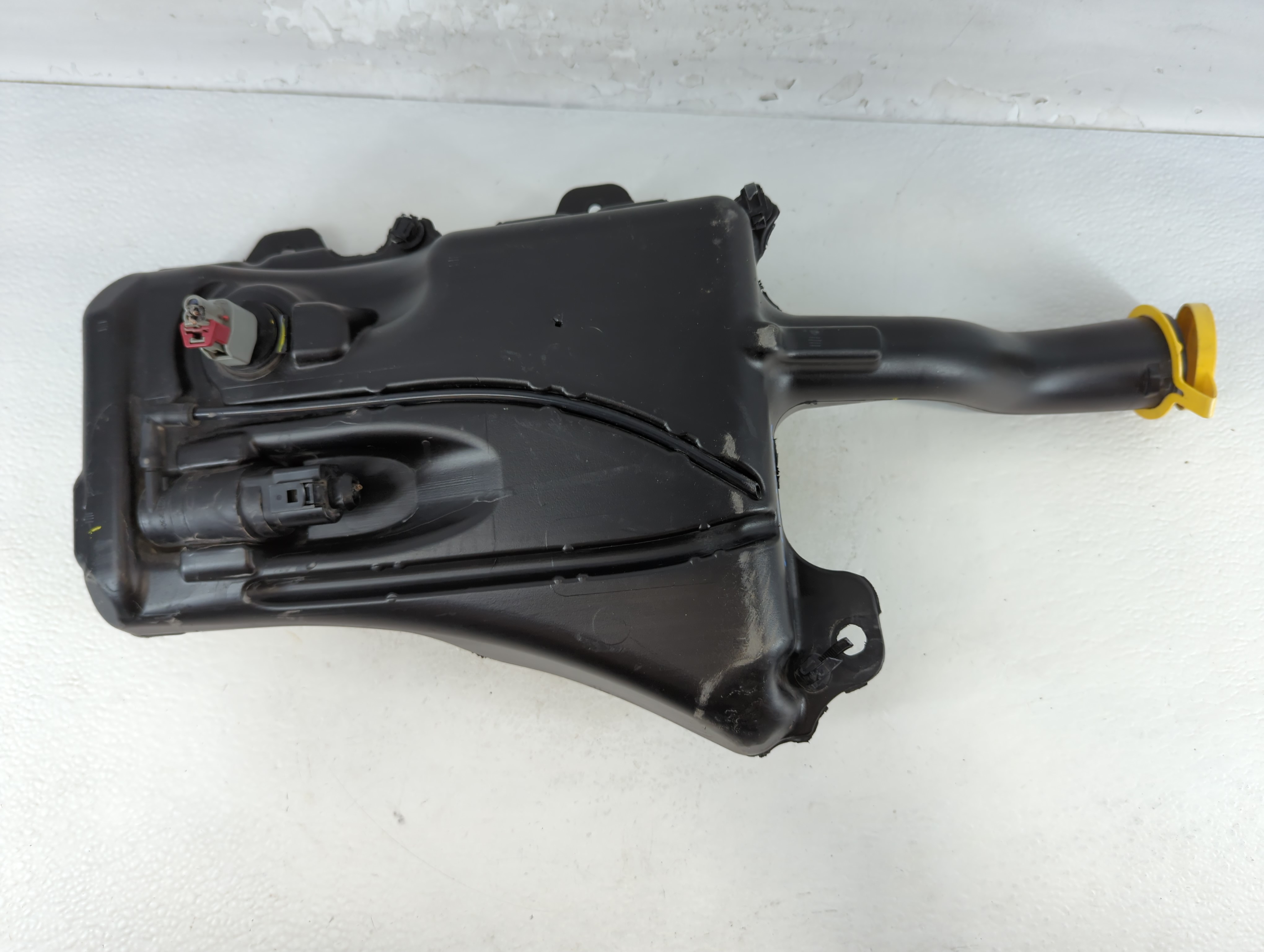 2015-2017 Chrysler 200 Windshield Washer Fluid Reservoir Bottle Oem 929056 - Oemusedautoparts1.com