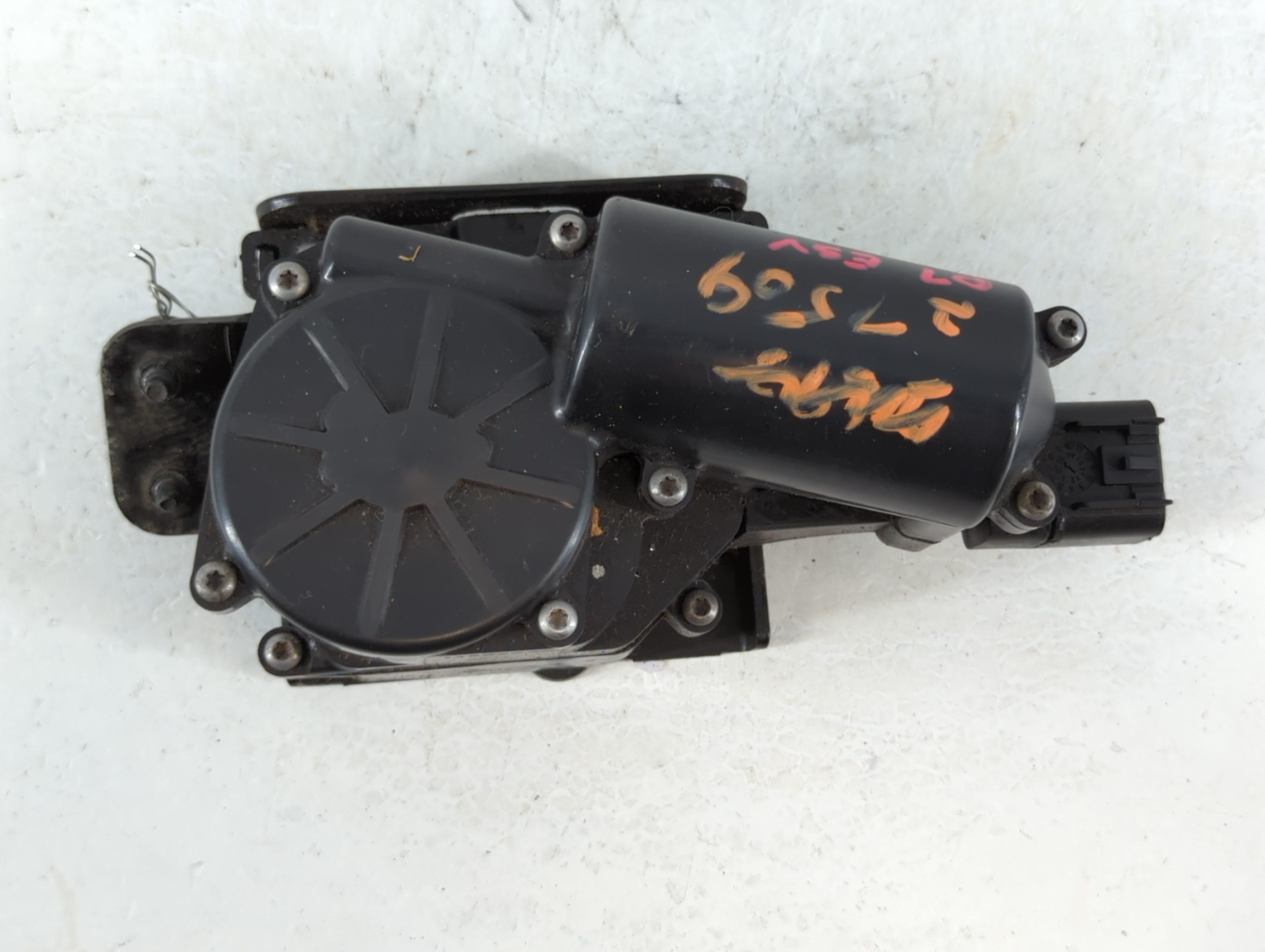 2007 Cadillac Escalade Esv Passenger Center Pillar Oem 929063 - Oemusedautoparts1.com