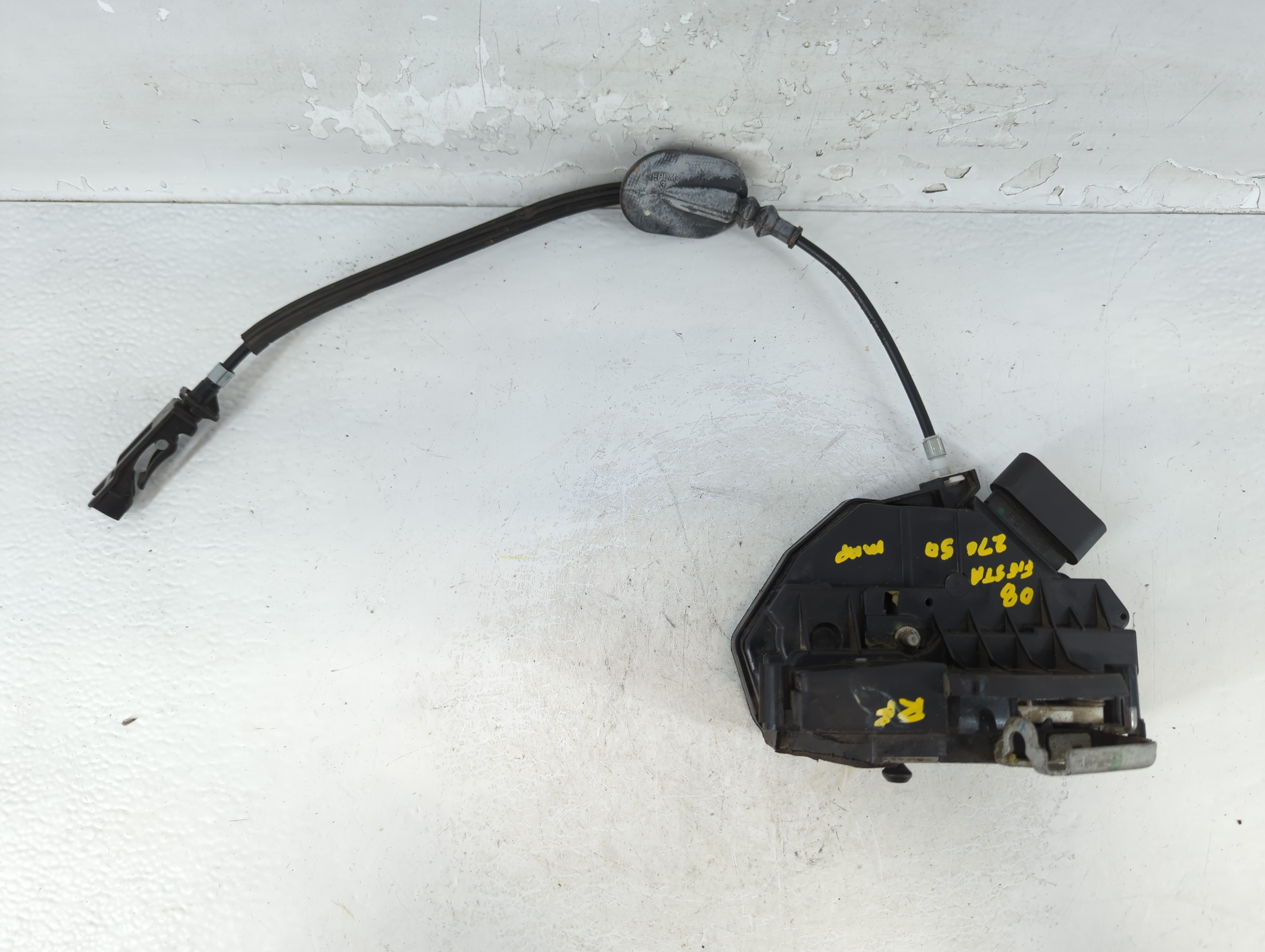 2016 Ford Fiesta  DOOR LOCK LATCH & EXTERIOR DOOR HANDLE 929064 - Oemusedautoparts1.com