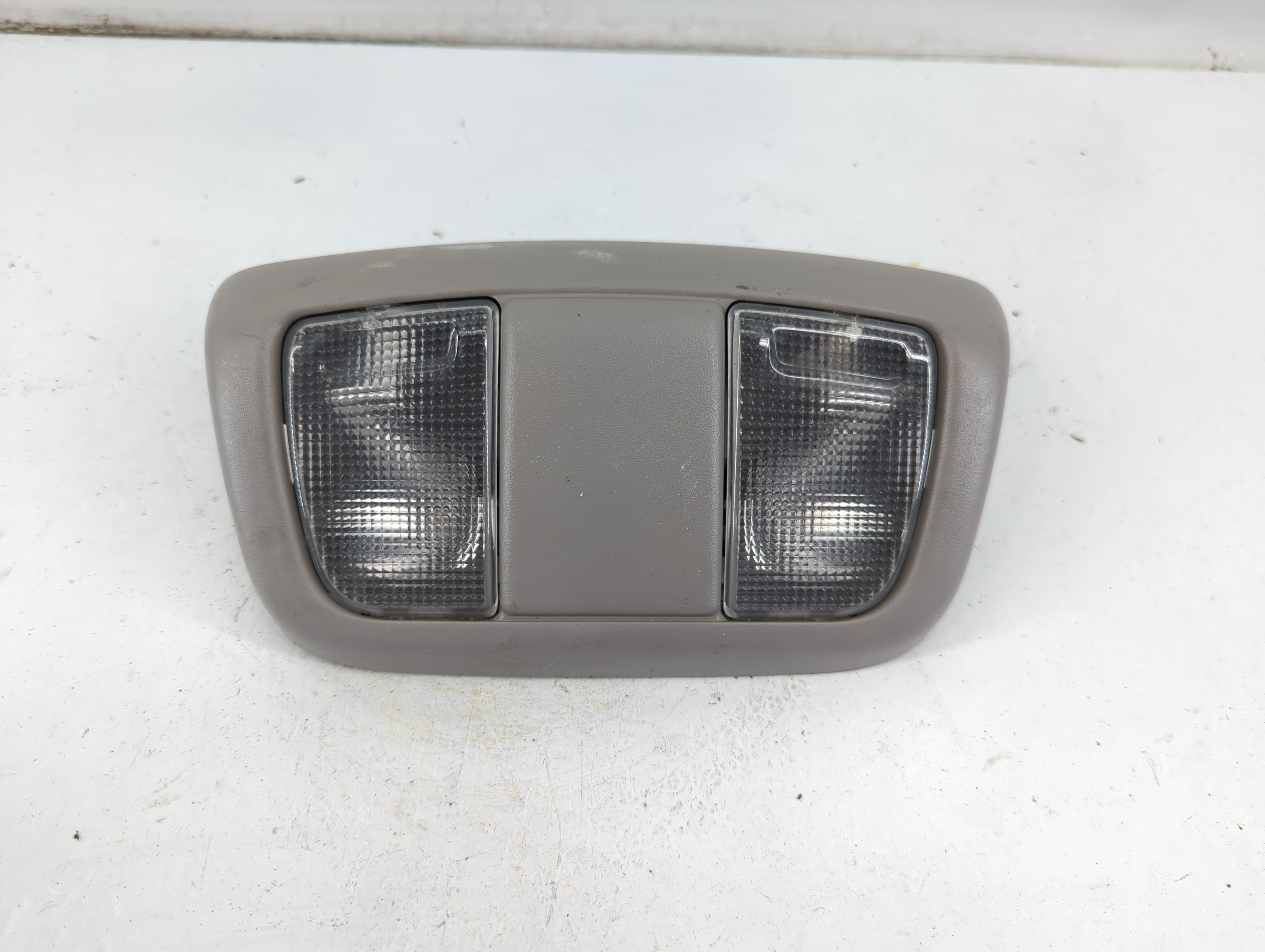 2004 Nissan Frontier Dome Map Light Rear Overhead Center 929197 - Oemusedautoparts1.com